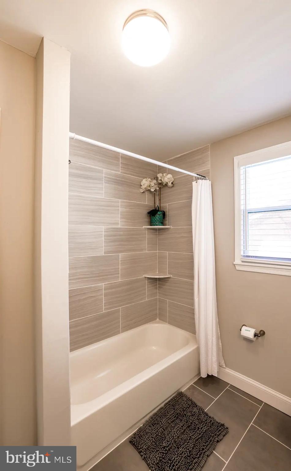 207 Boxwood Rd