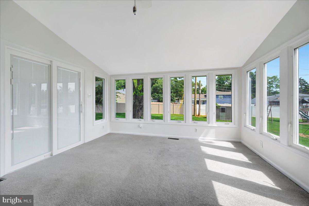 1 Lantern Ln
