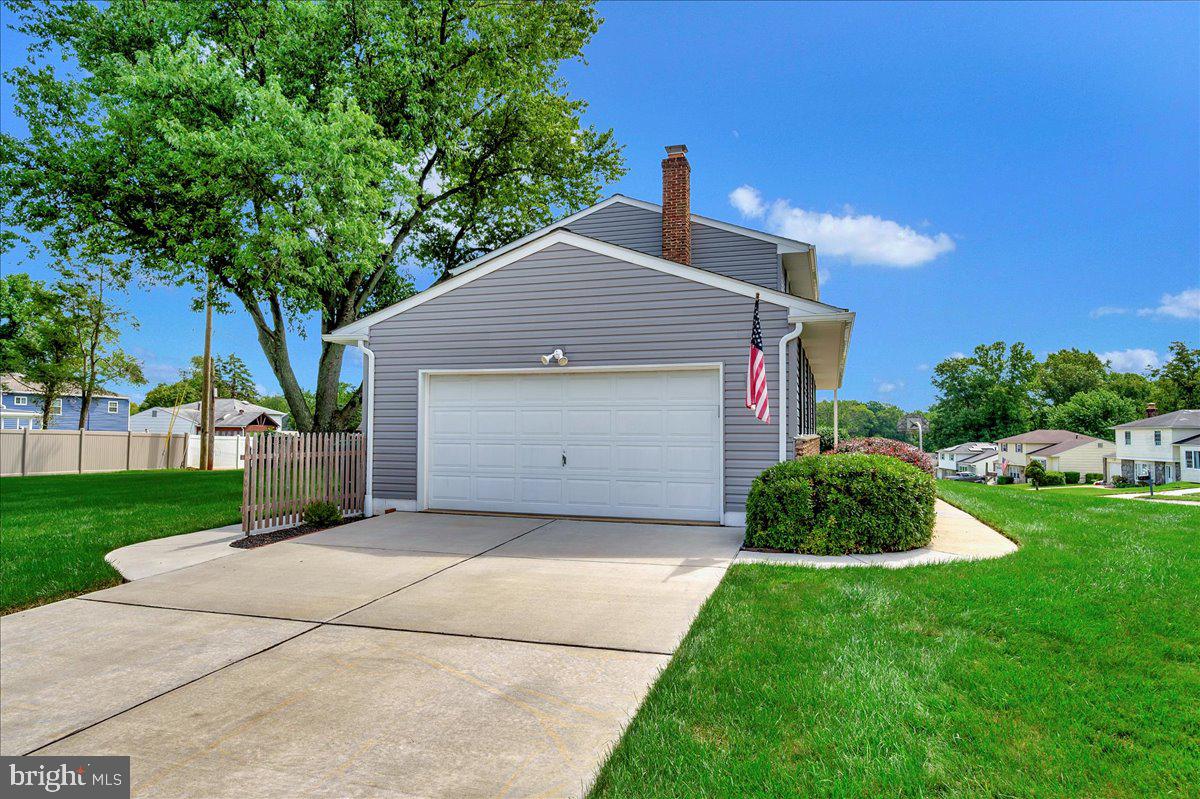 1 Lantern Ln