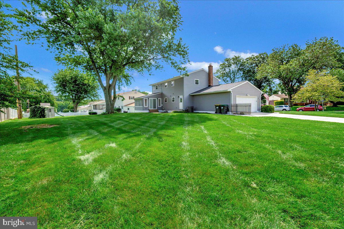1 Lantern Ln