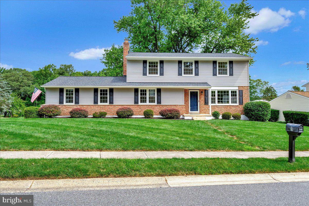 1 Lantern Ln