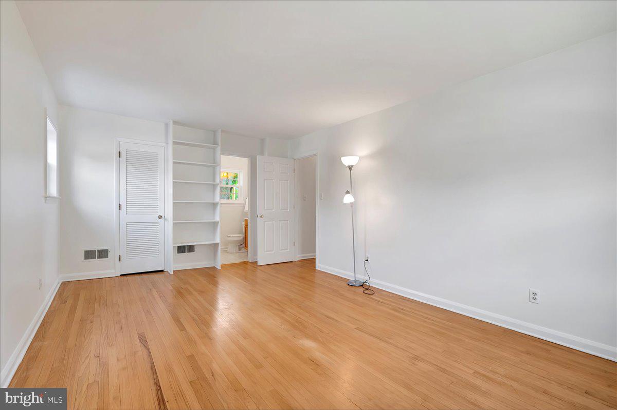 1 Lantern Ln