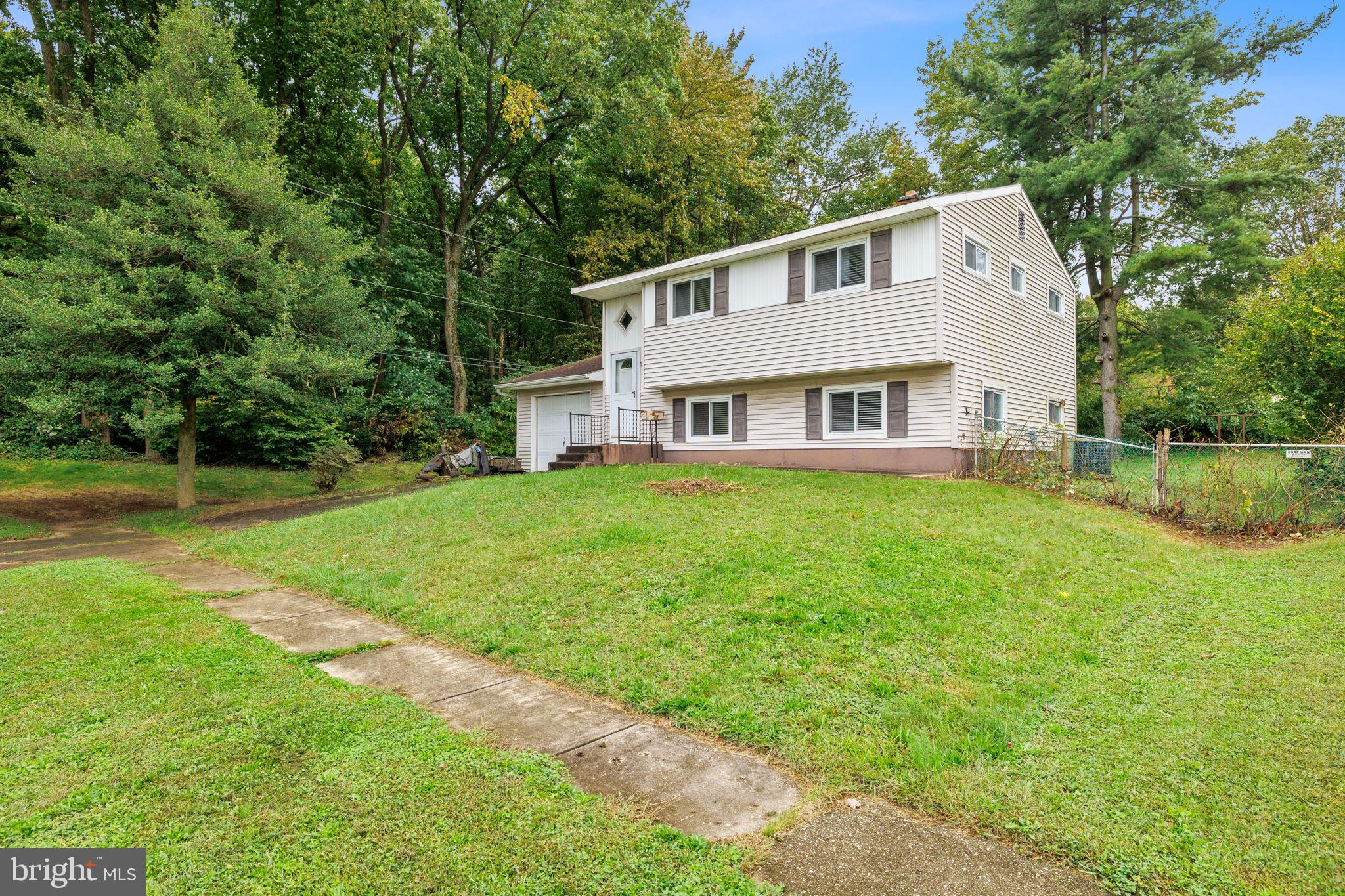 11 Raintree Dr