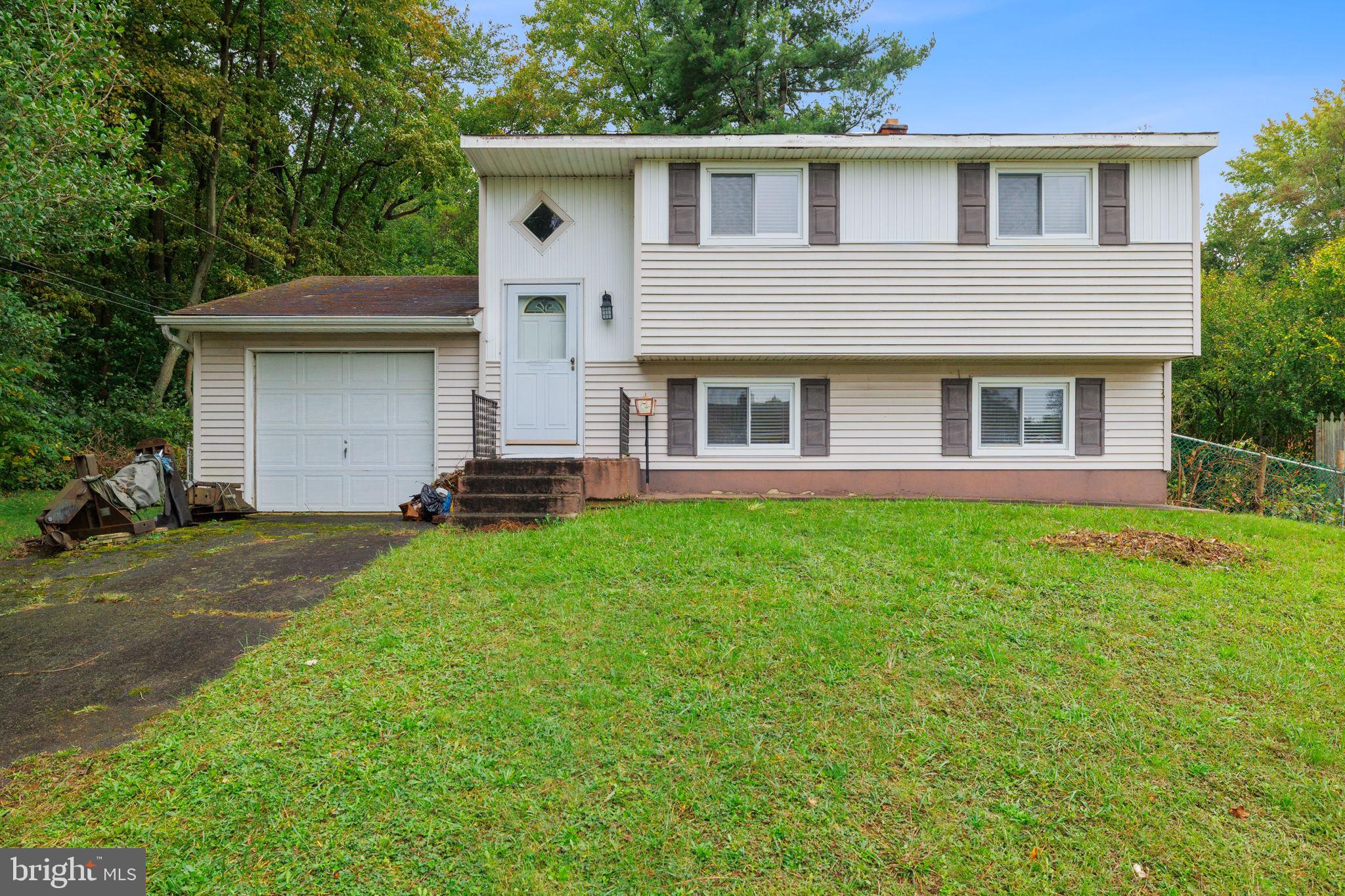11 Raintree Dr