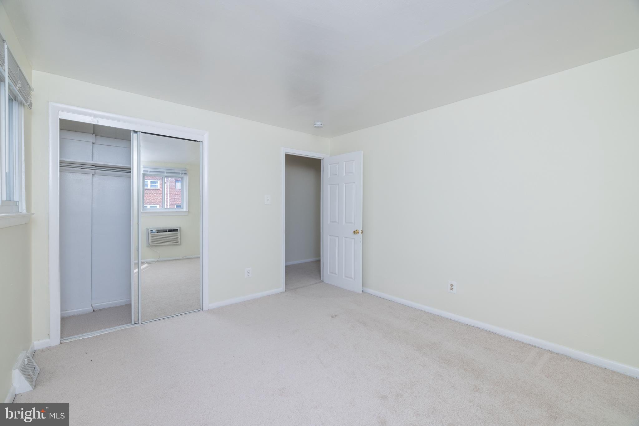 327 Chapel Ave