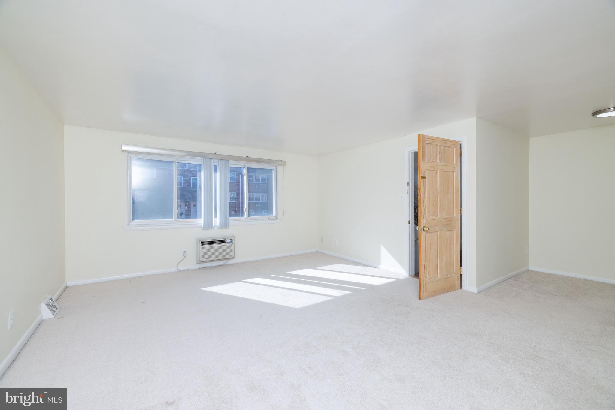 327 Chapel Ave
