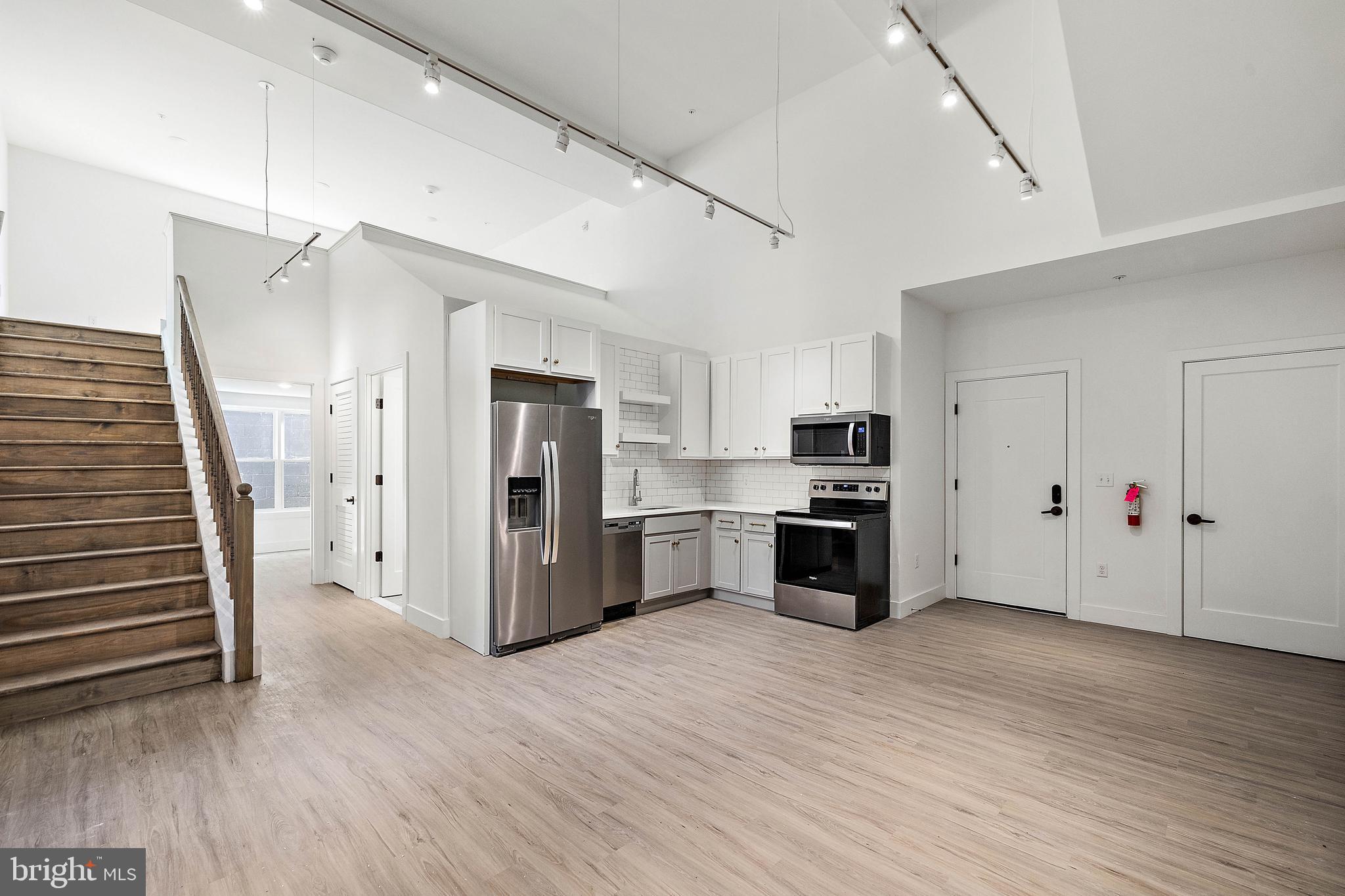 15 Girard St #102