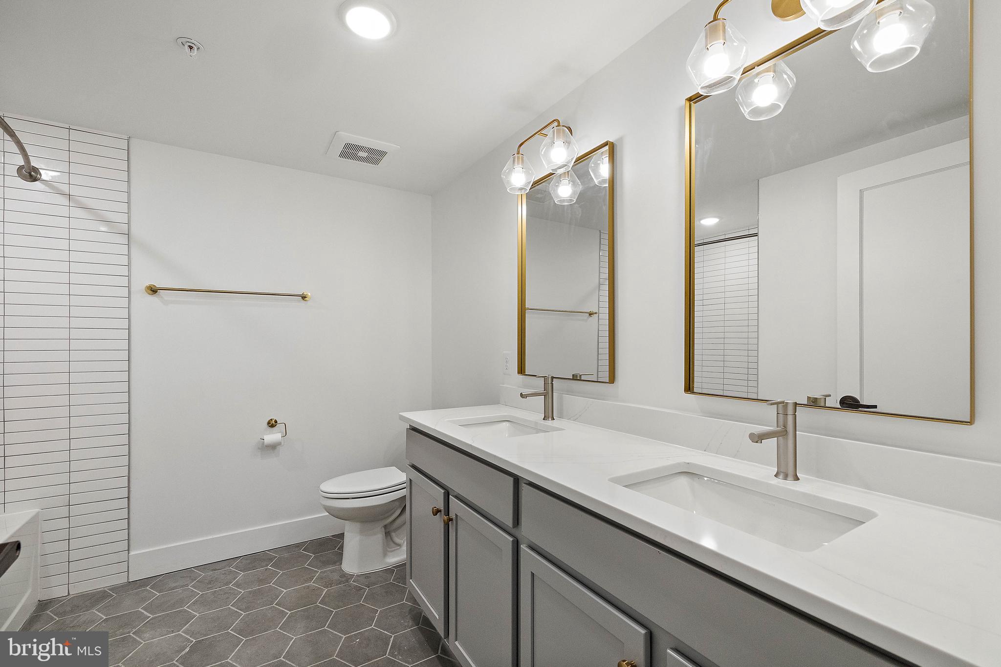 15 Girard St #102