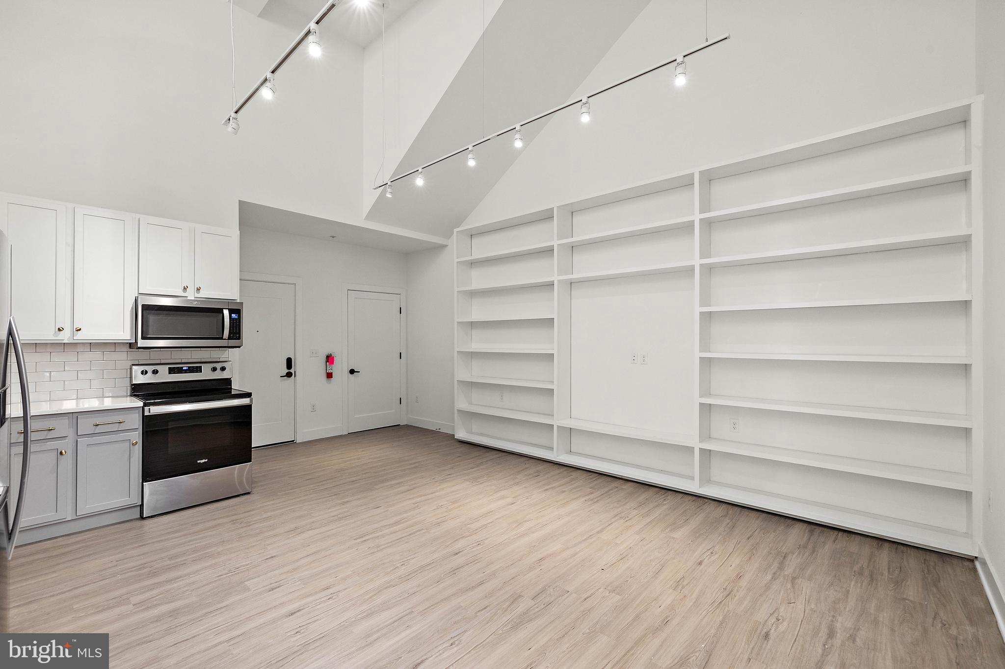 15 Girard St #102