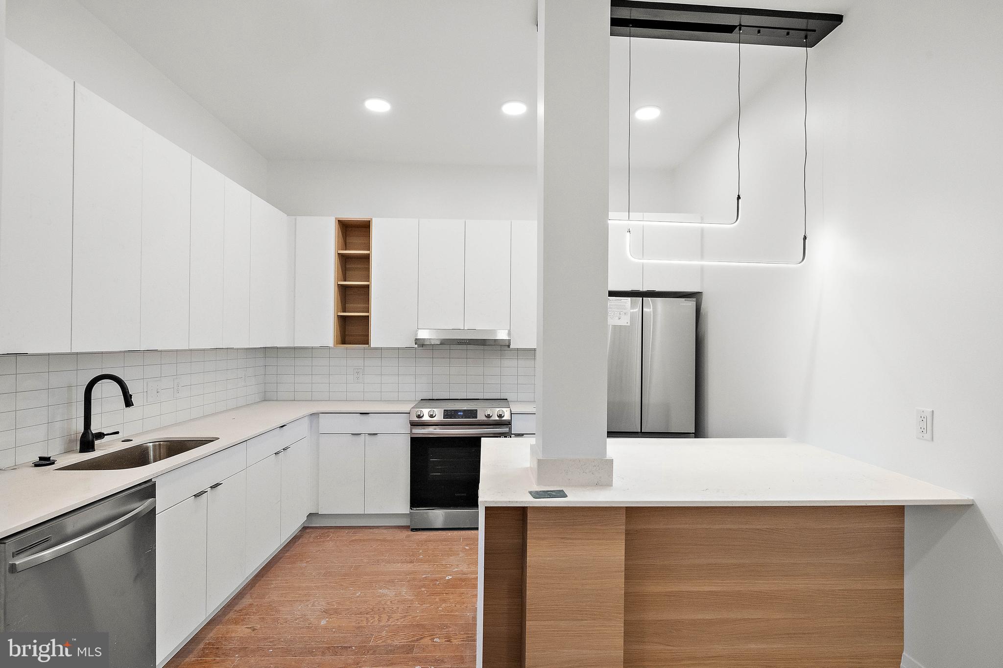 801 N Market St #202