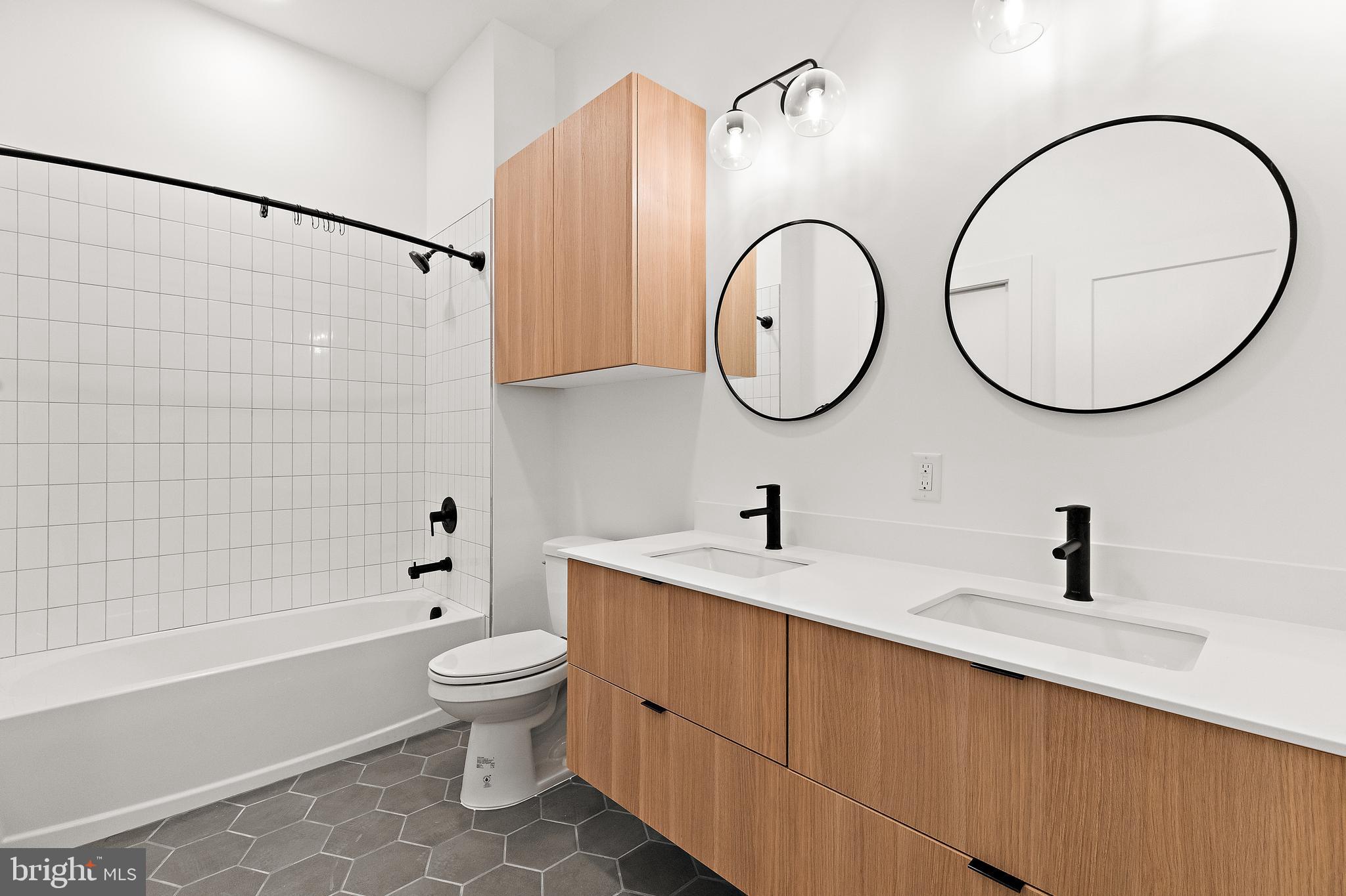 801 N Market St #204