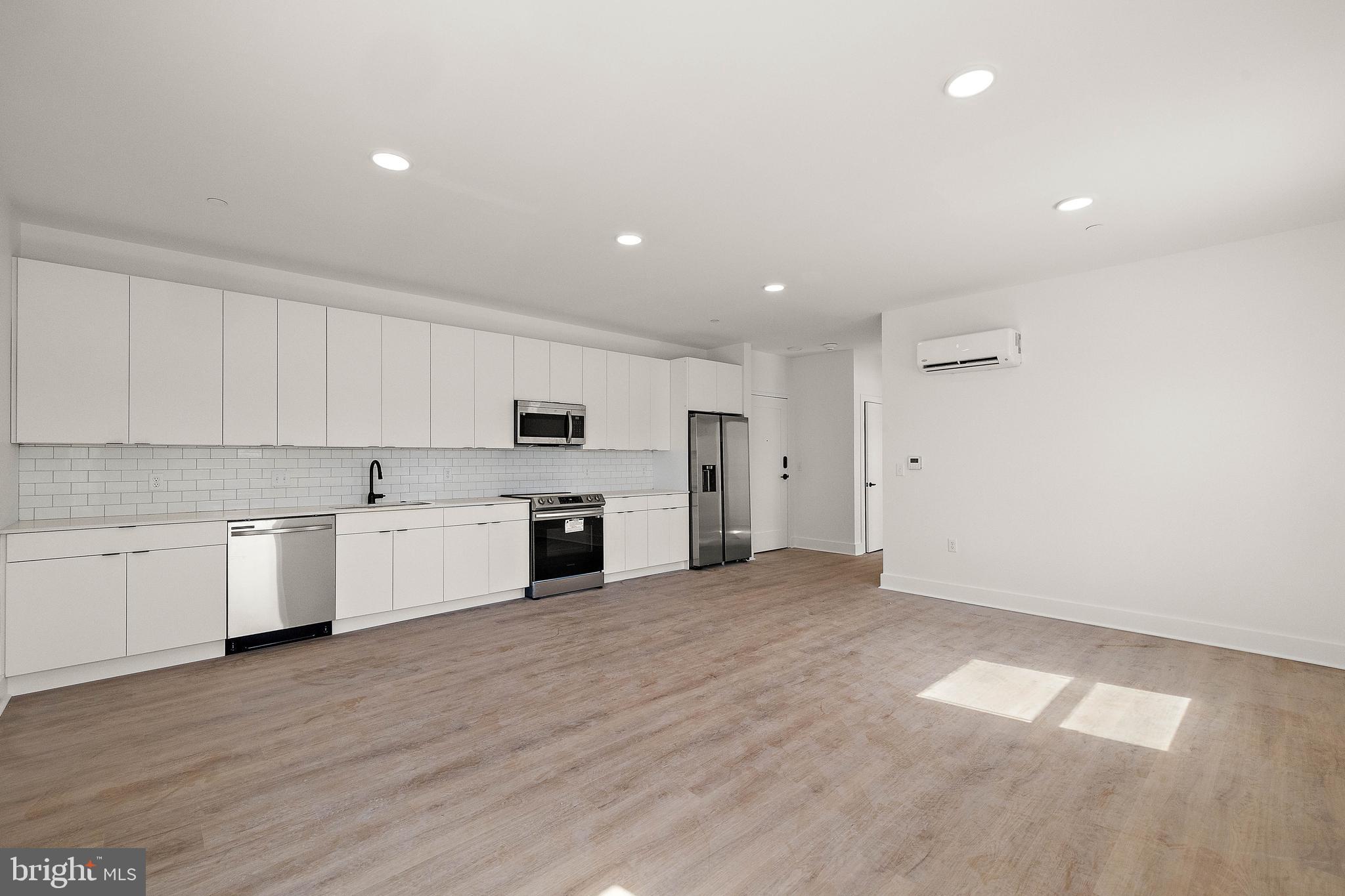 801 N Market St #303