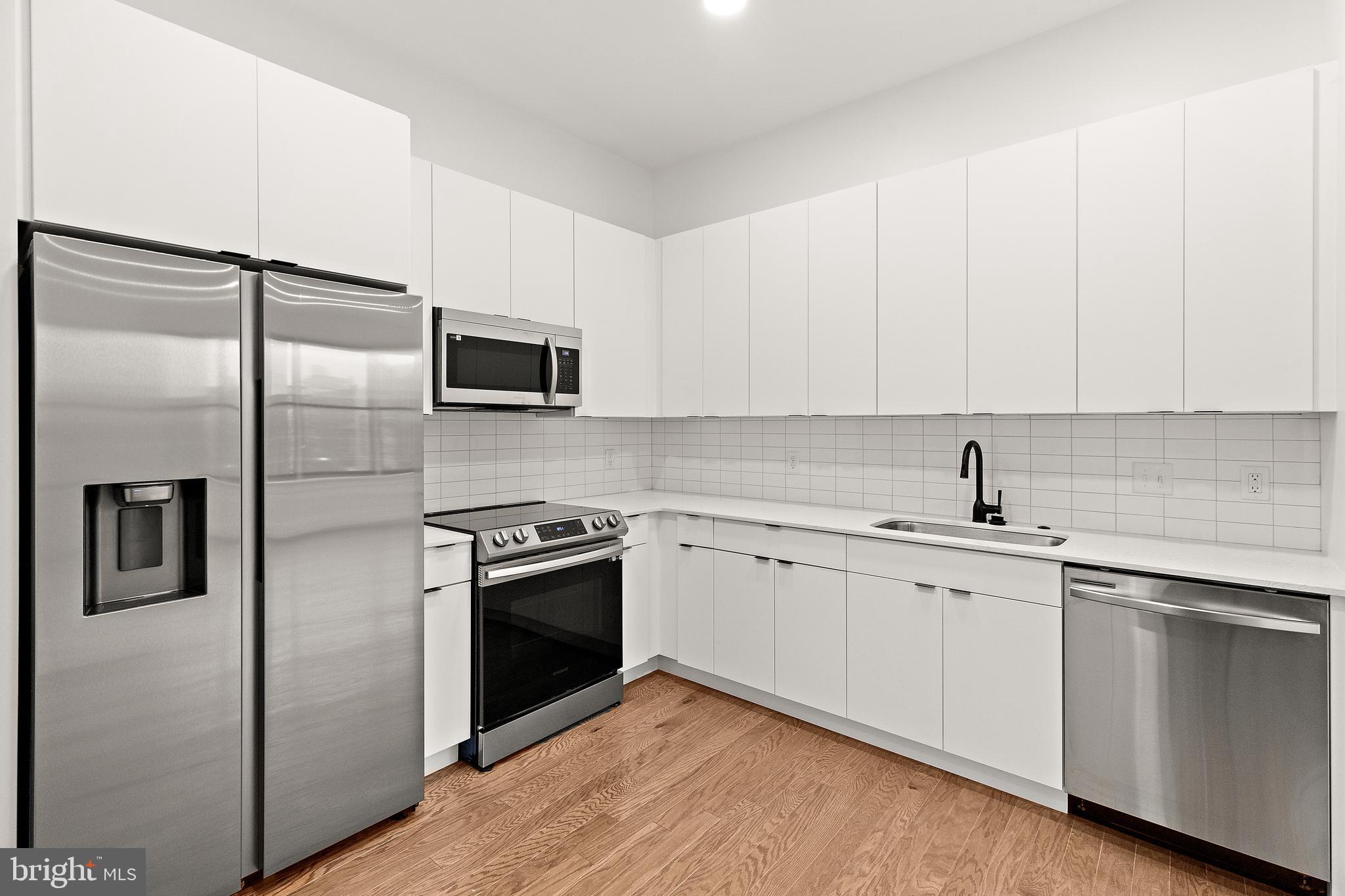 801 N Market St #304