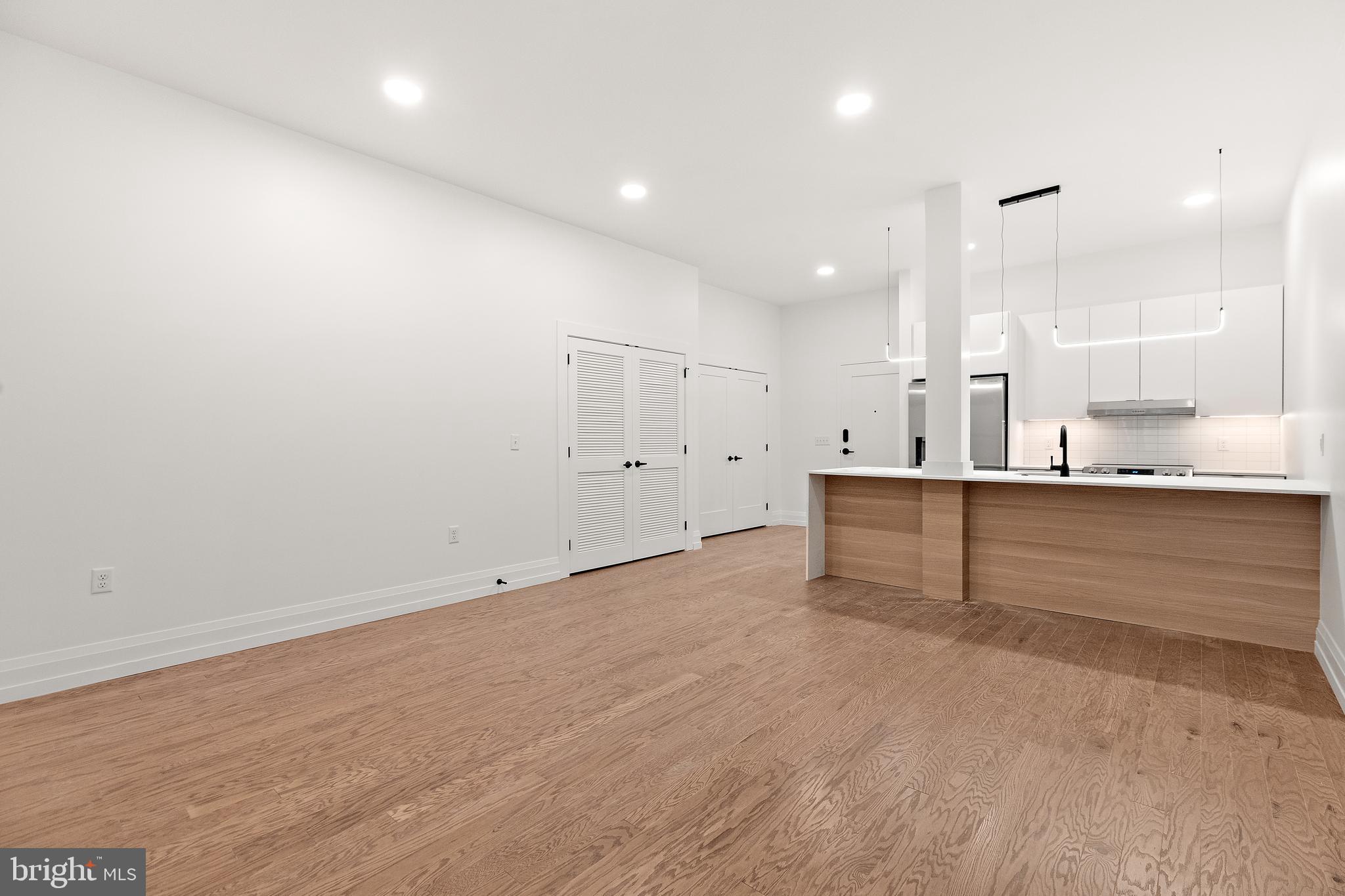 801 N Market St #305