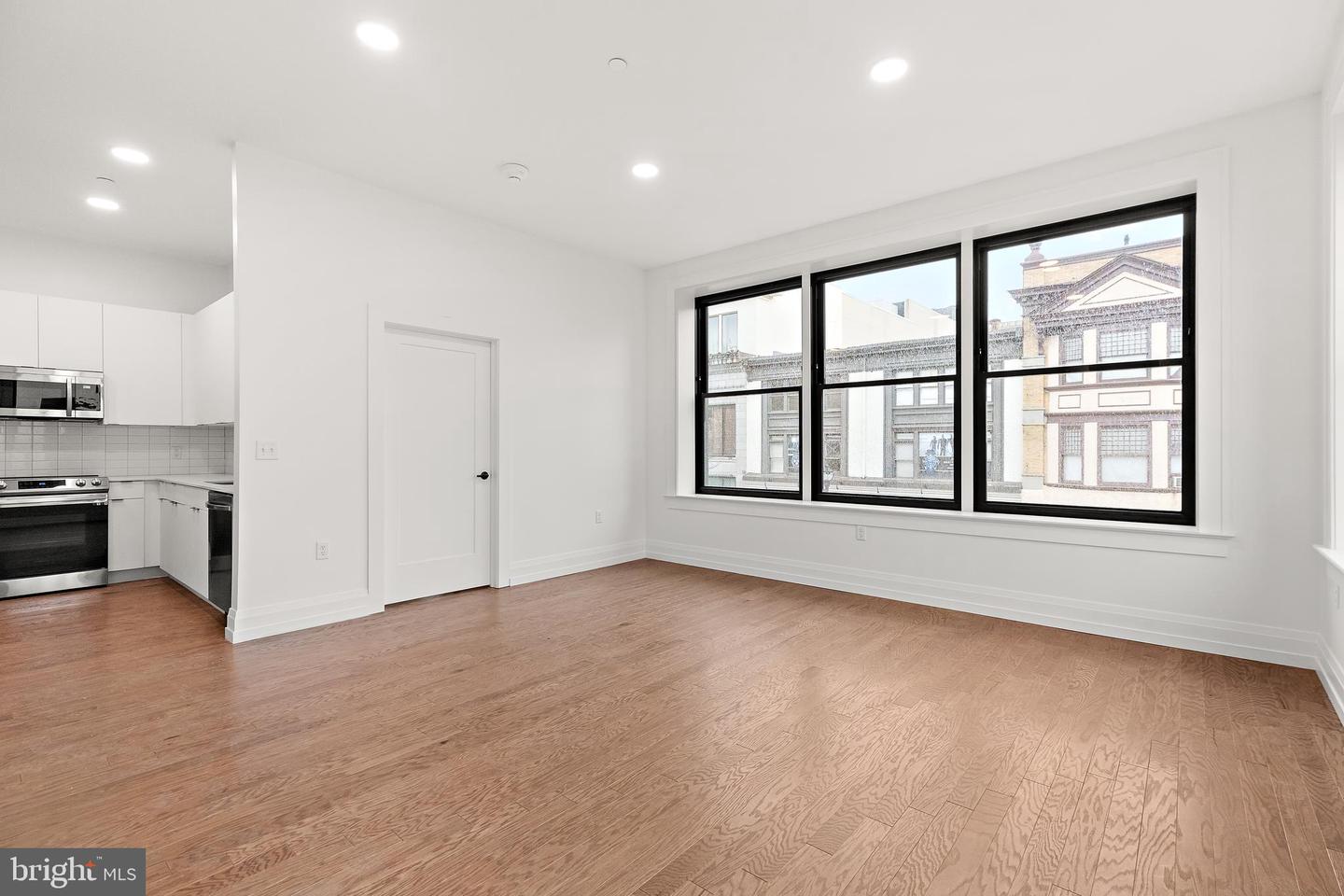 801 N Market St #305