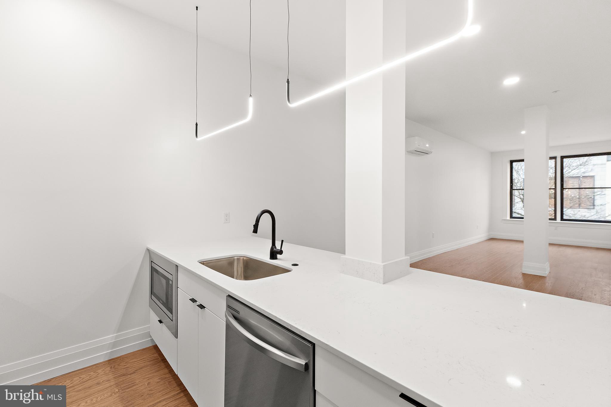 801 N Market St #305