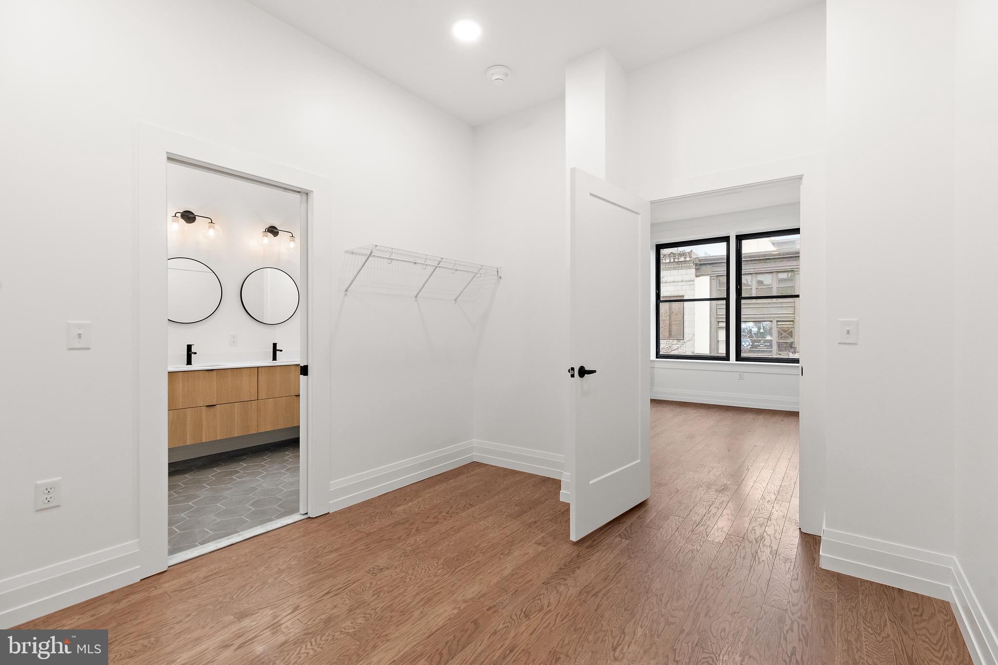 801 N Market St #305