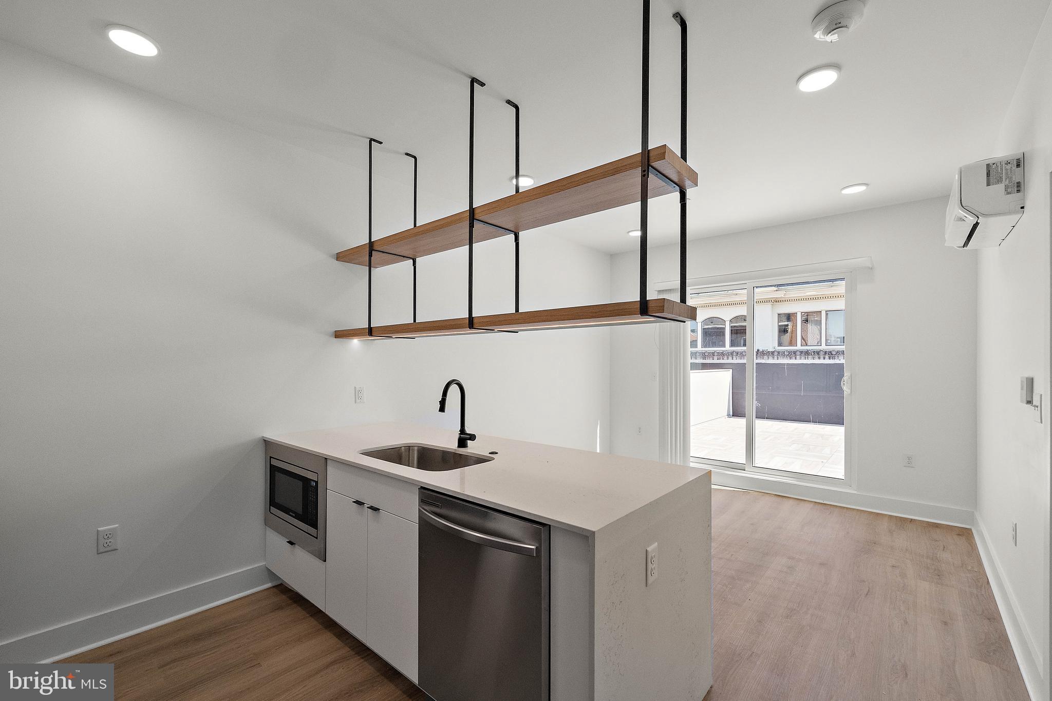 801 N Market St #306