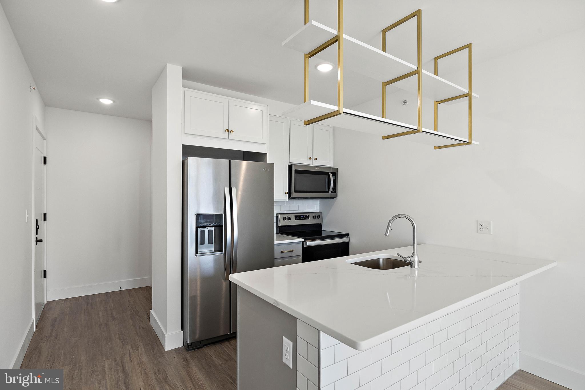 15 W Girard #201