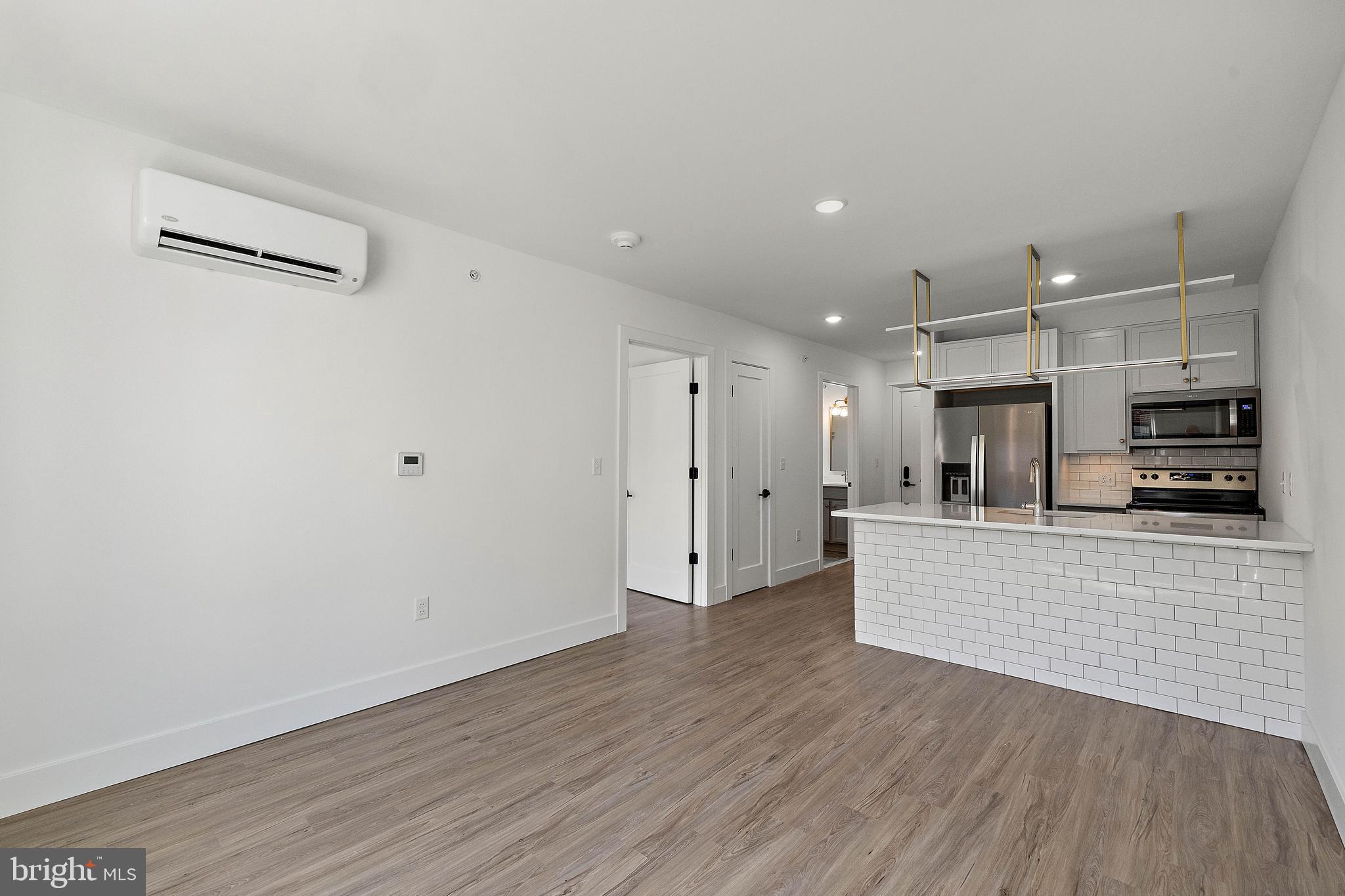 15 W Girard #303
