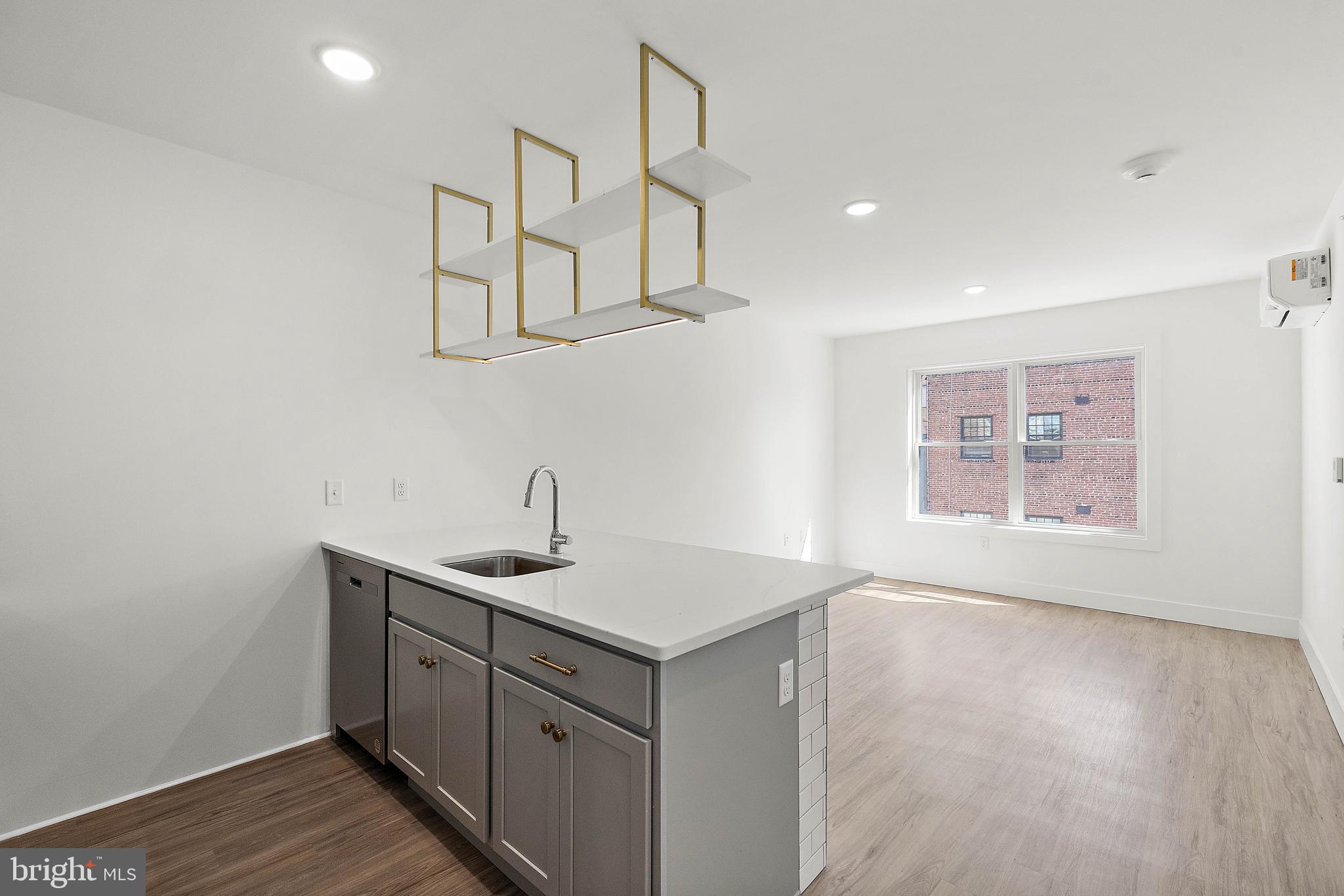 15 W Girard #303