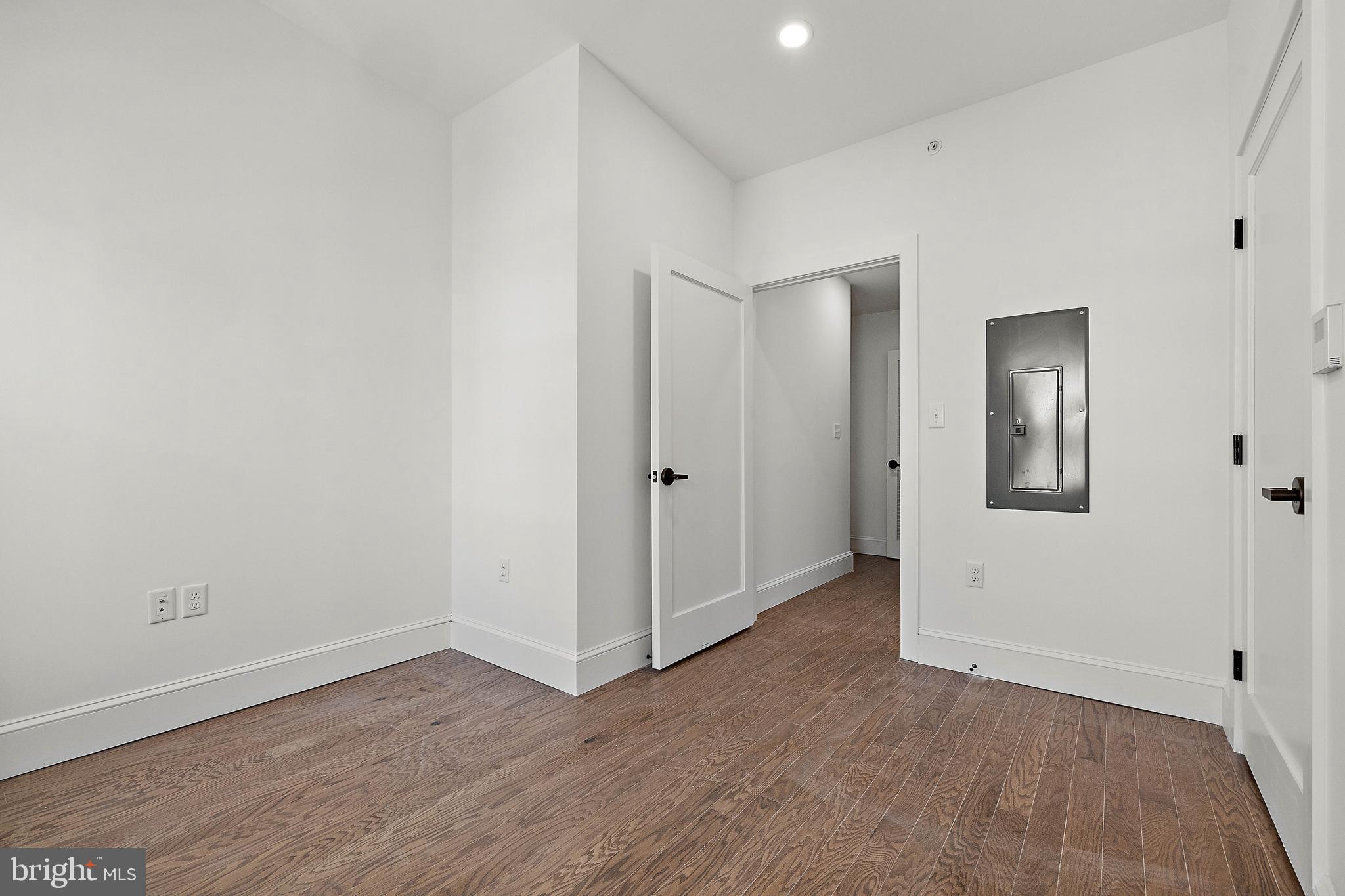 15 W Girard #105