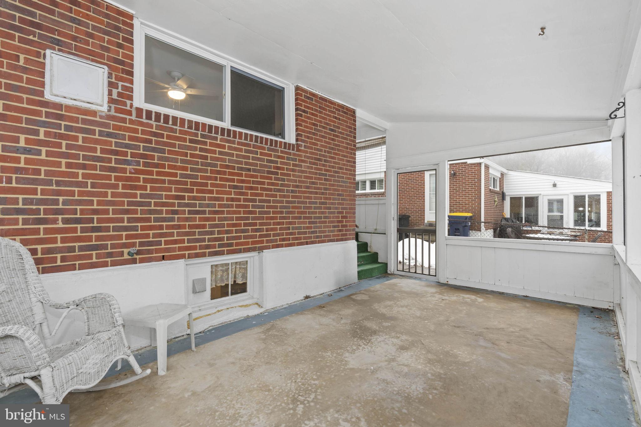 418 Roseanna Ave