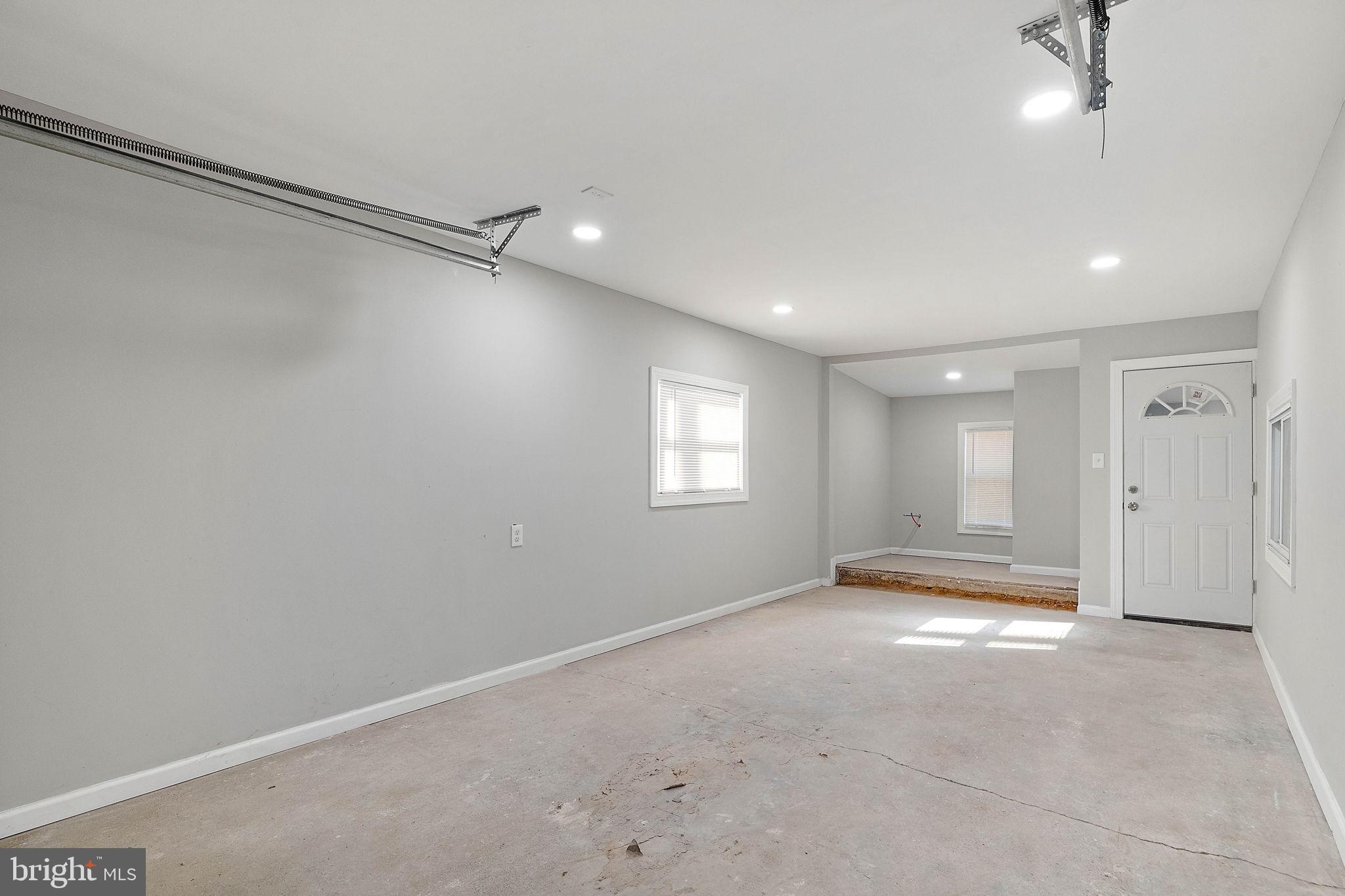 11 Raintree Dr