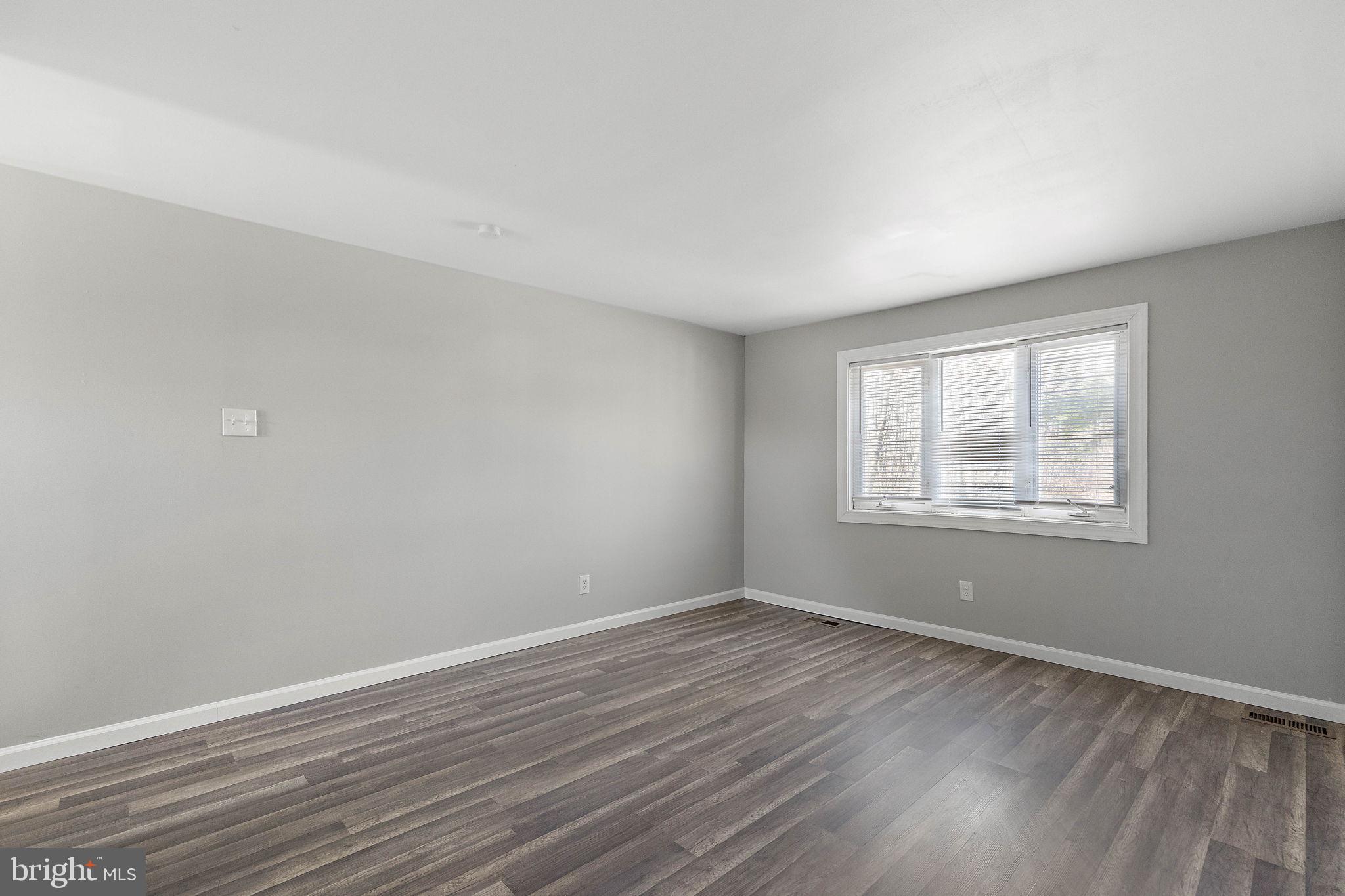 11 Raintree Dr