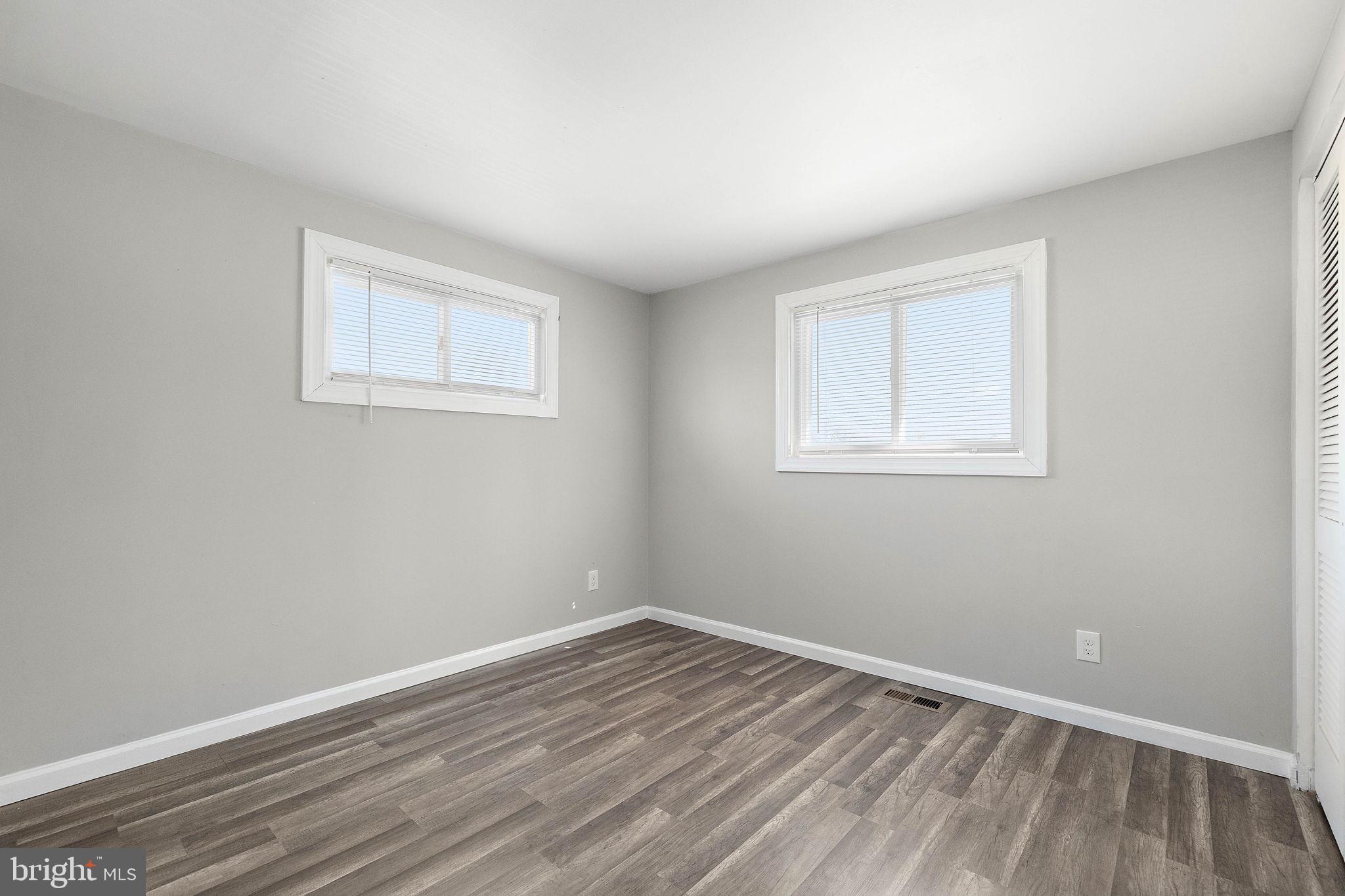 11 Raintree Dr
