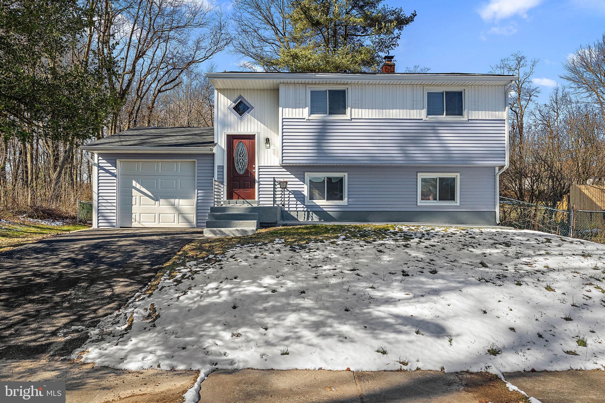11 Raintree Dr