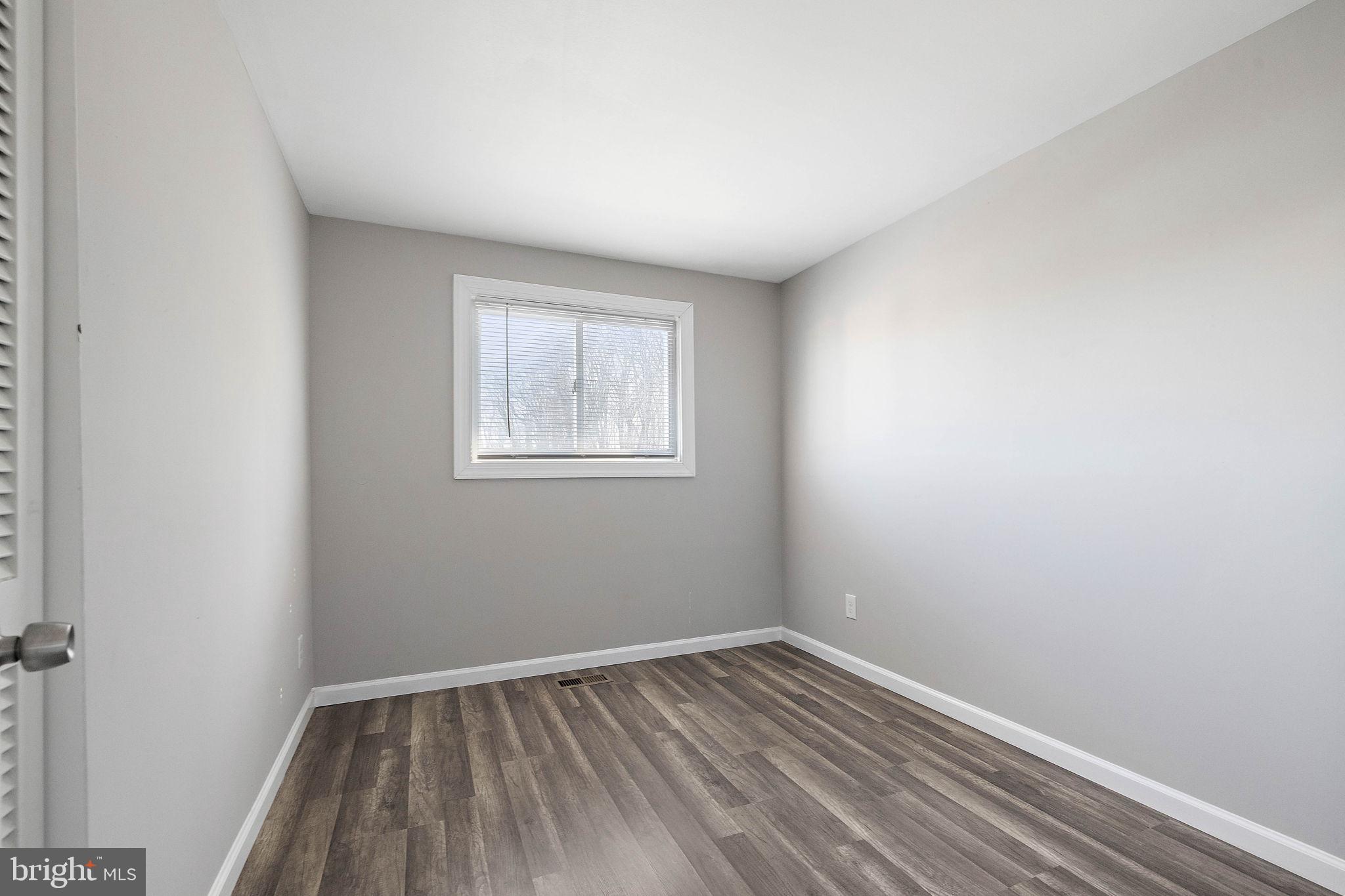 11 Raintree Dr