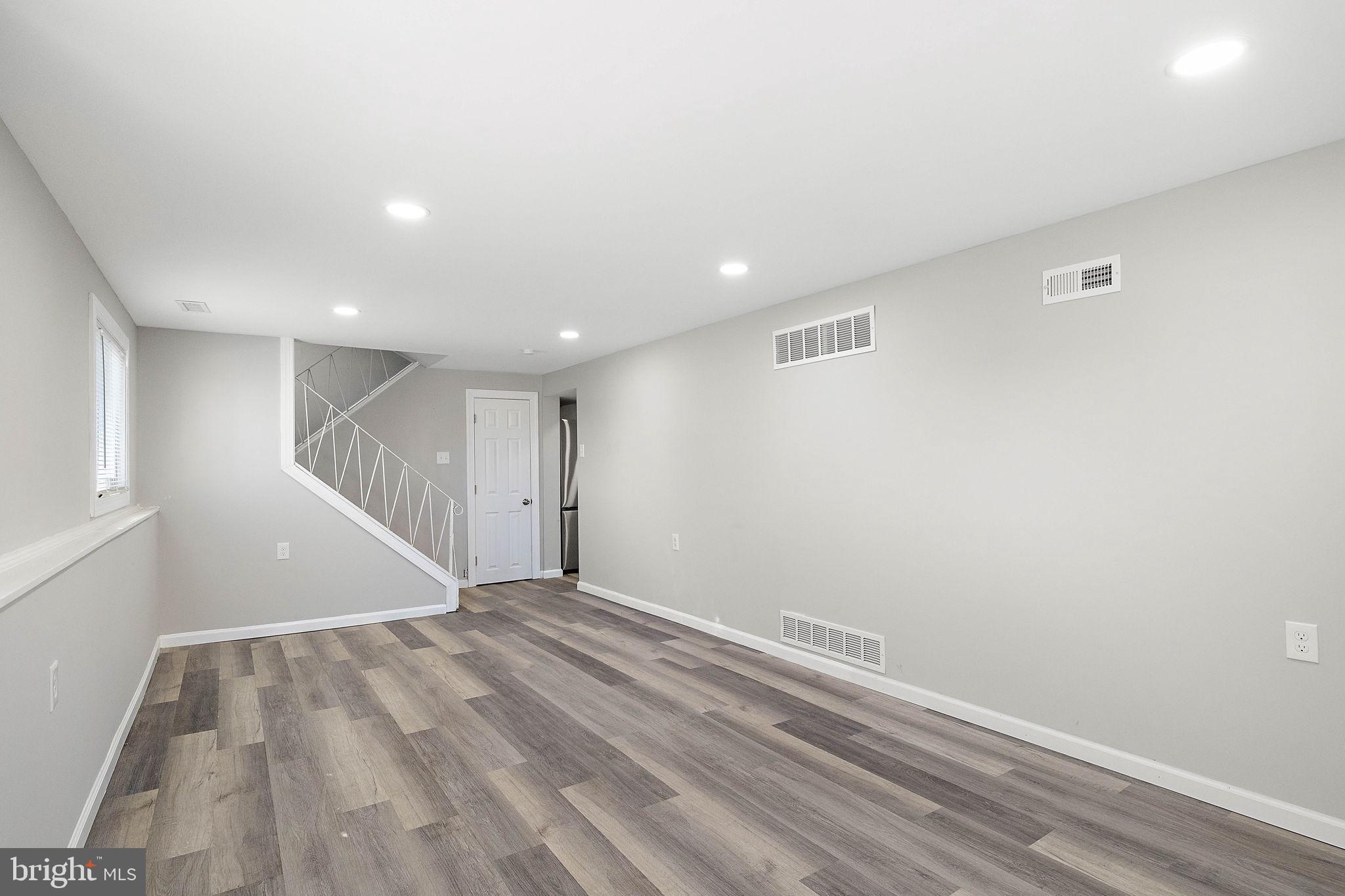 11 Raintree Dr