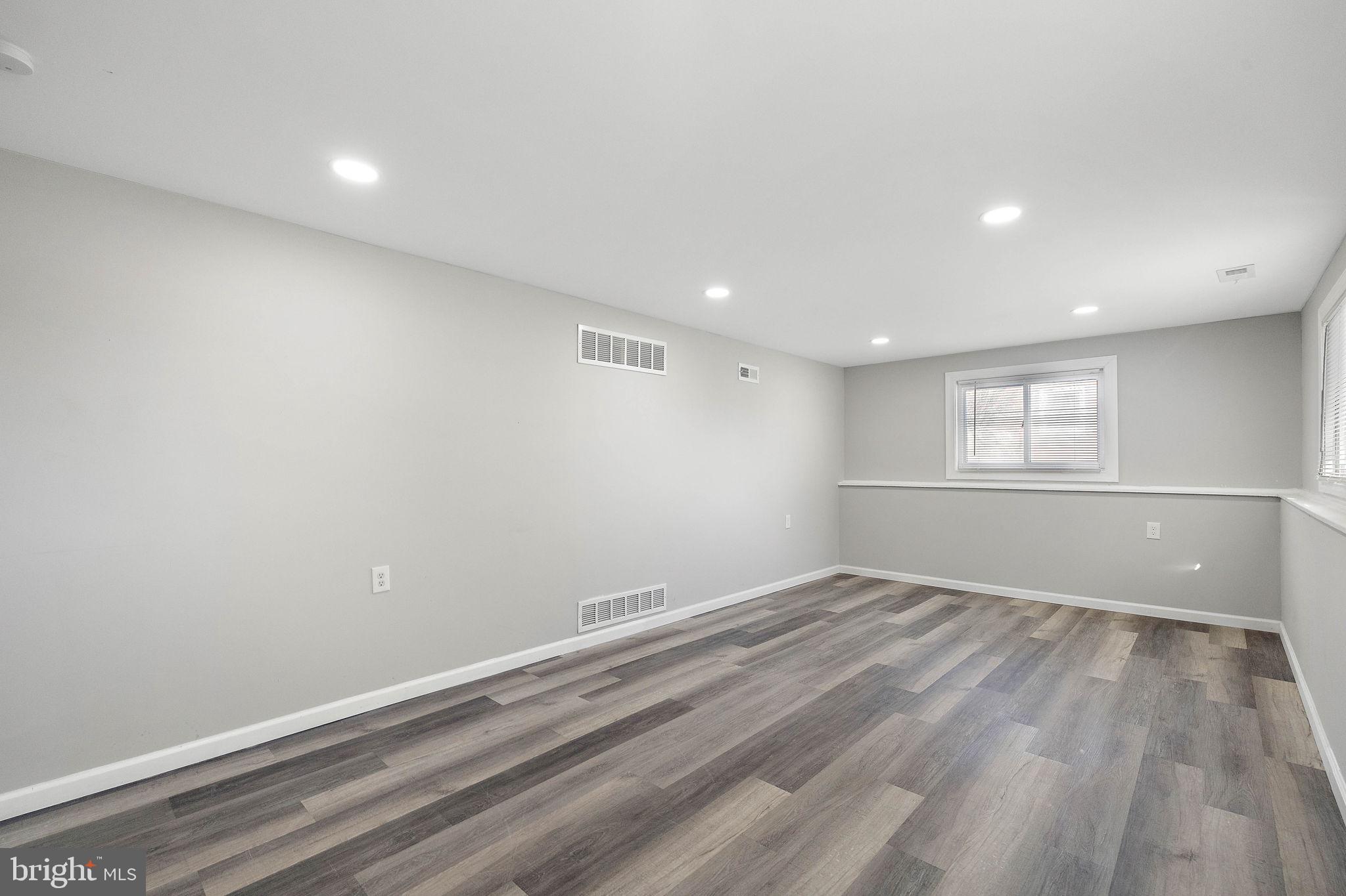 11 Raintree Dr