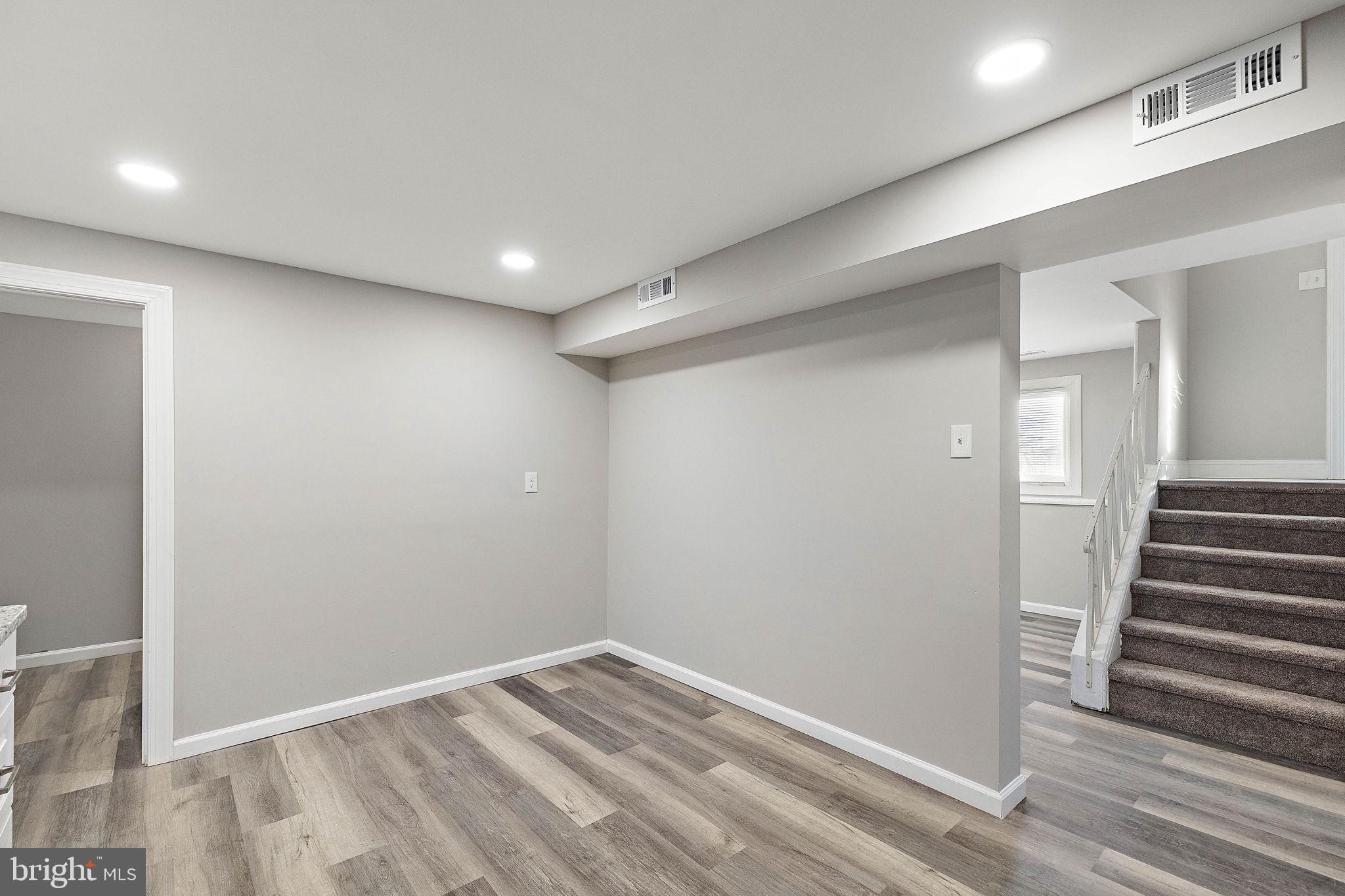 11 Raintree Dr
