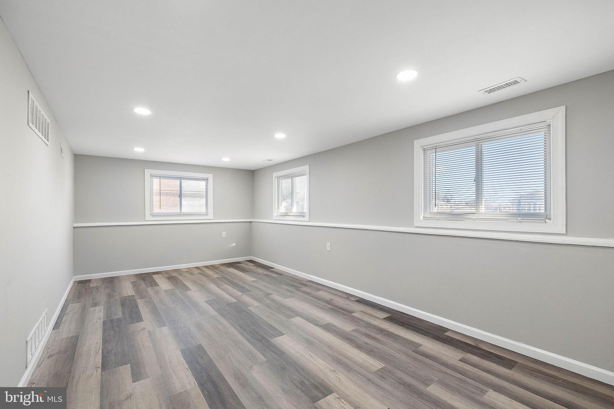 11 Raintree Dr