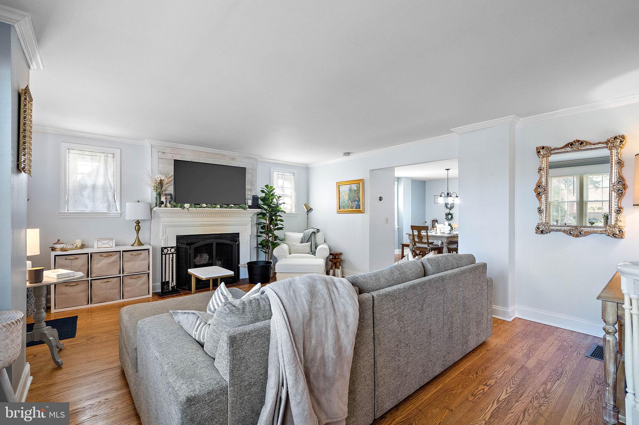 812 W 34th St