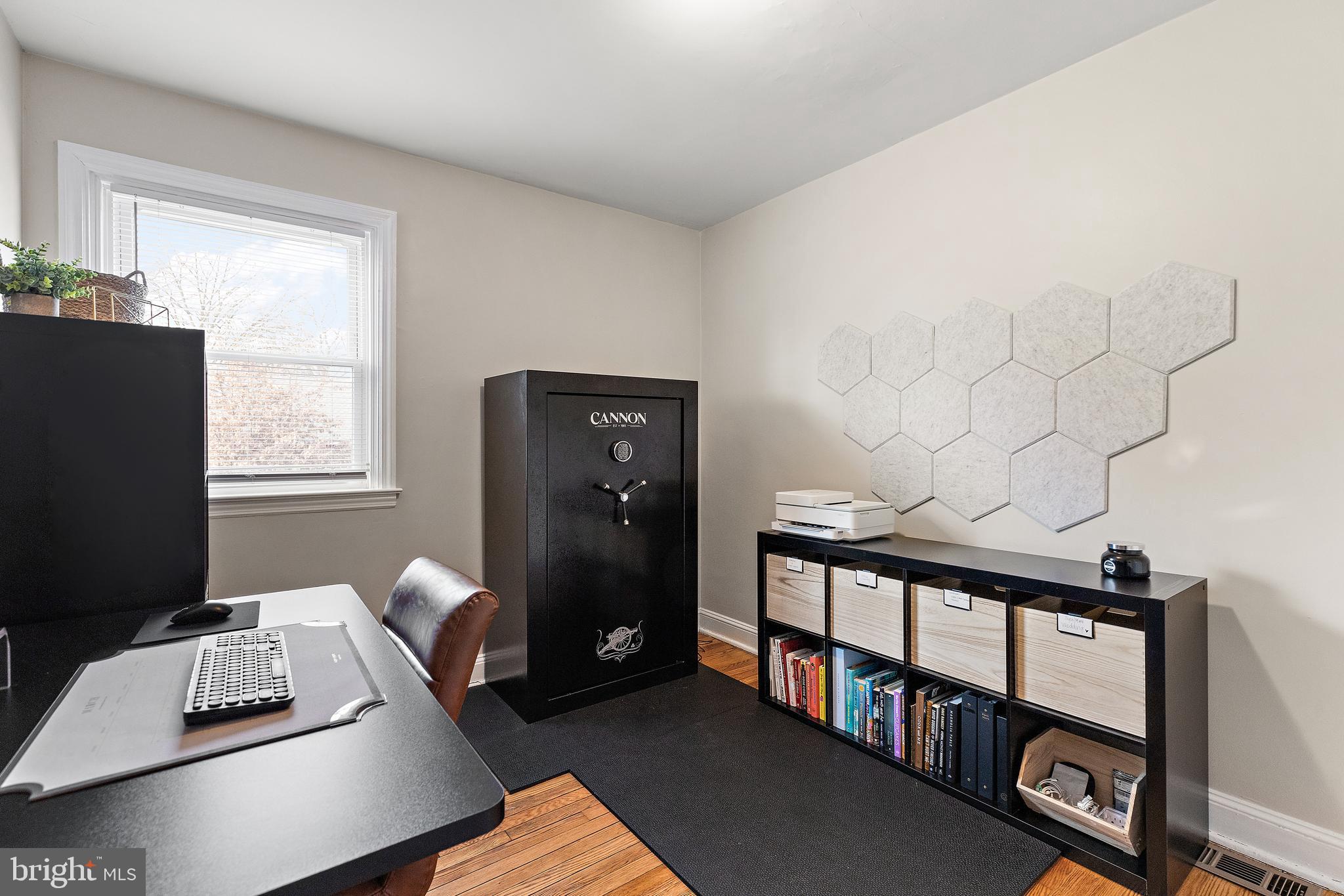 812 W 34th St