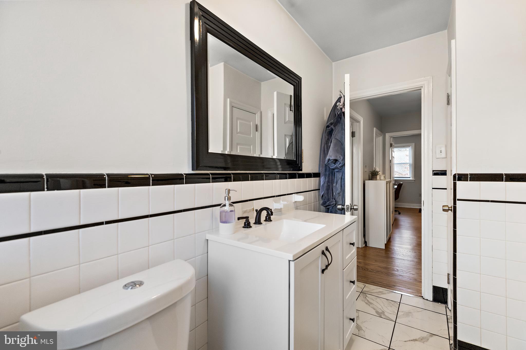 812 W 34th St
