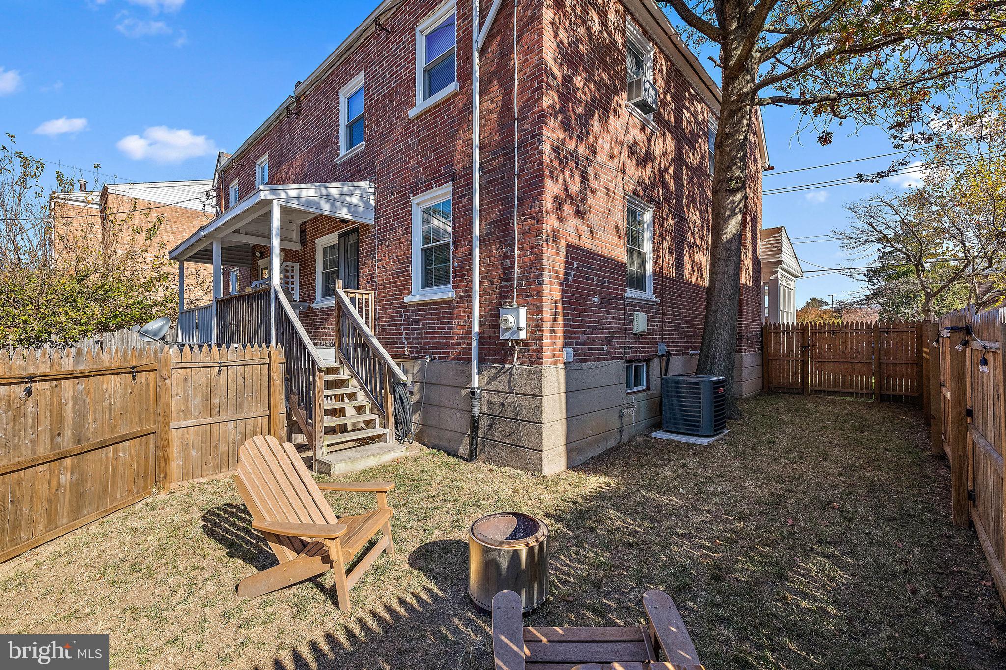 812 W 34th St