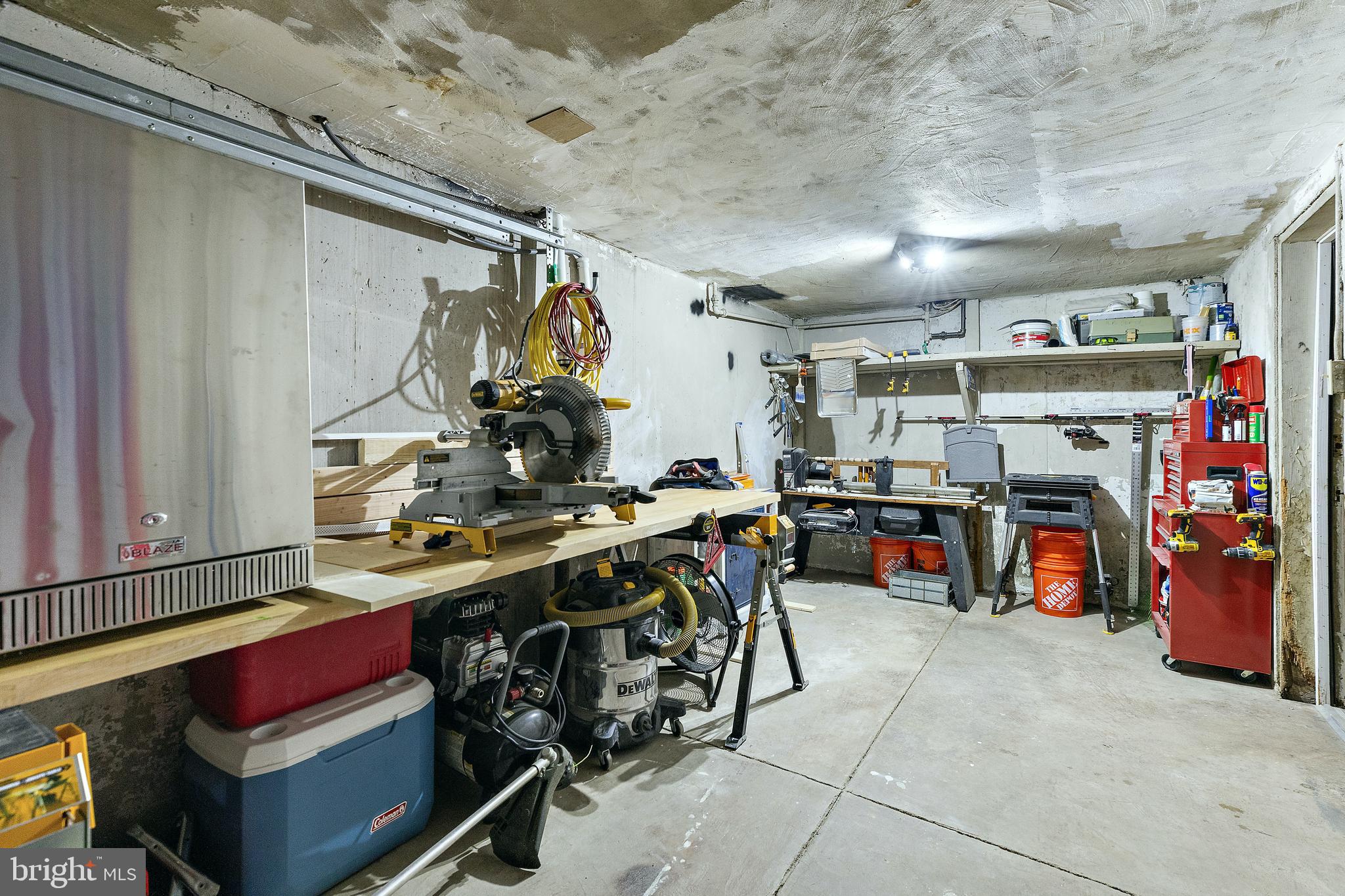 812 W 34th St