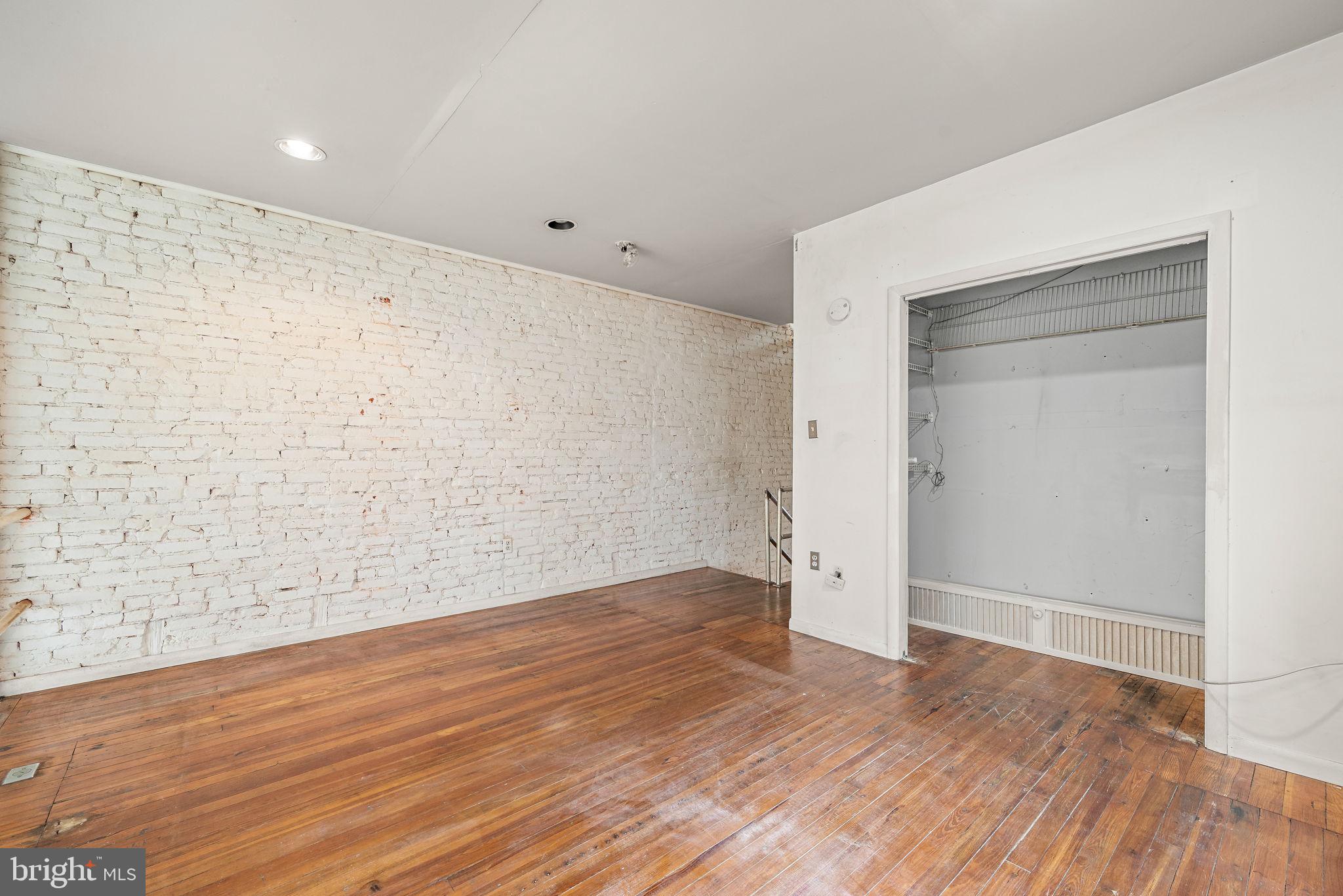 1325 N Dupont St