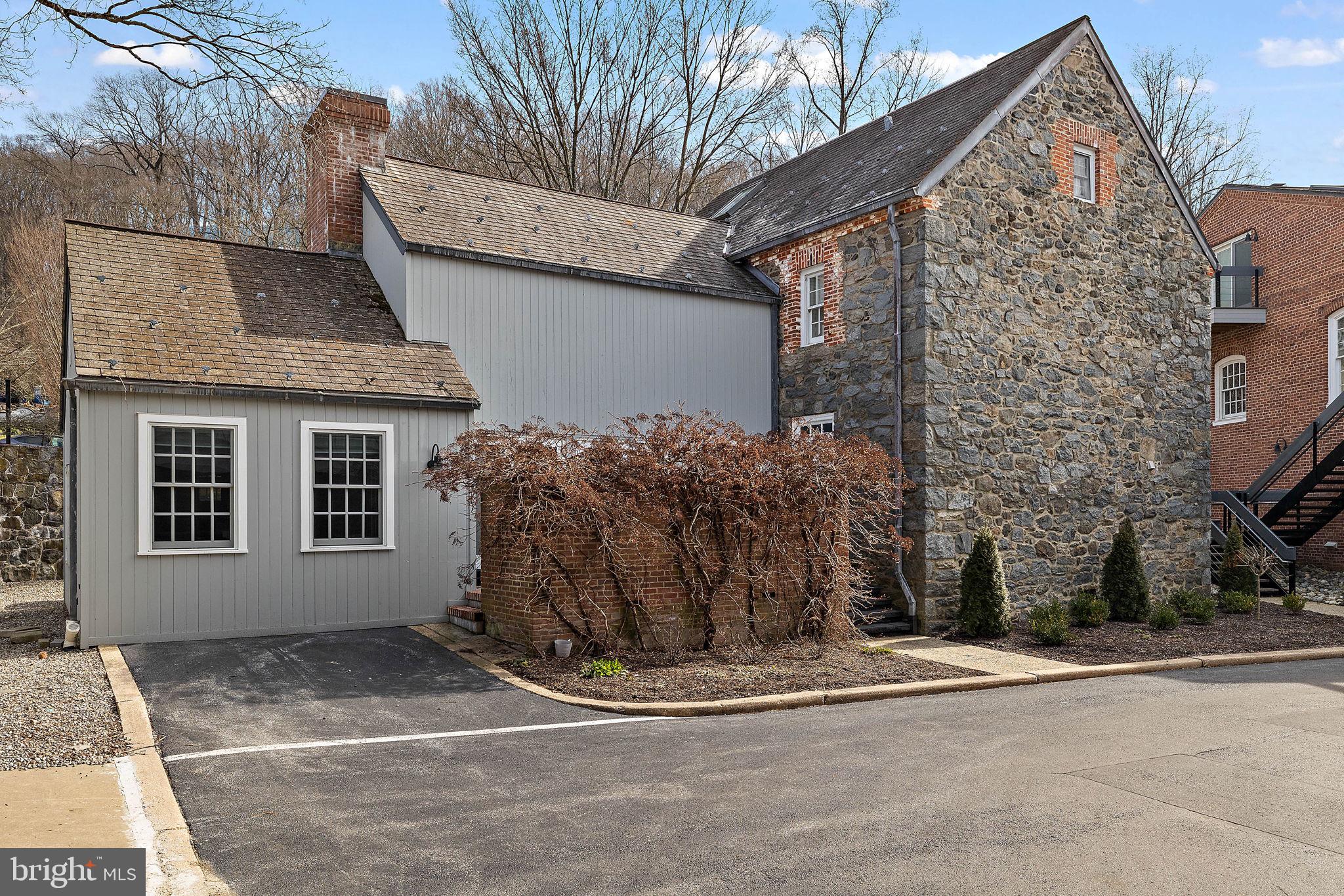 20 S Falls Rd #20