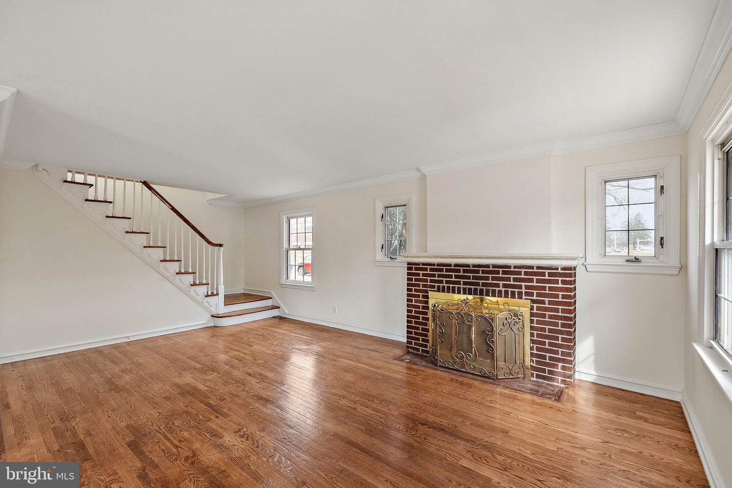 401 Jackson Ave