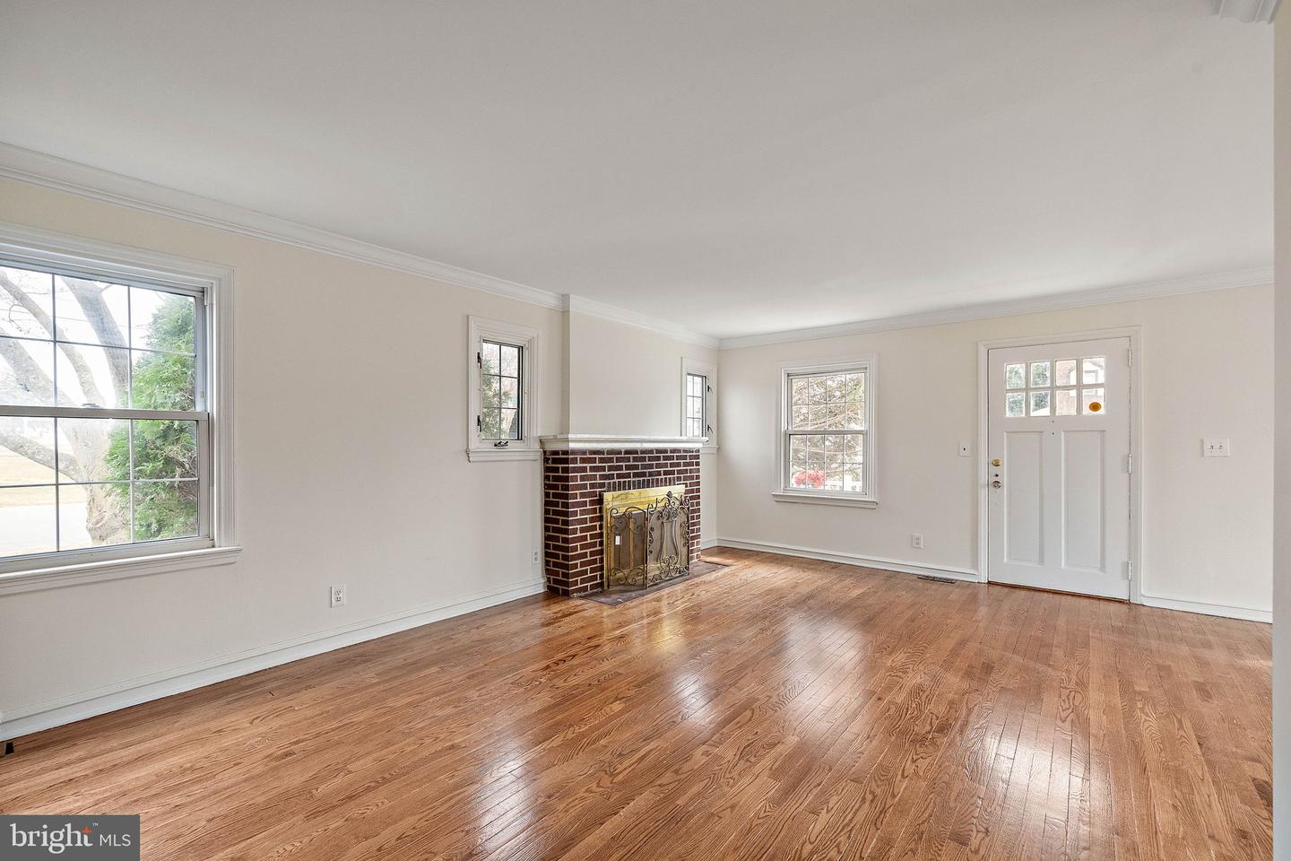 401 Jackson Ave