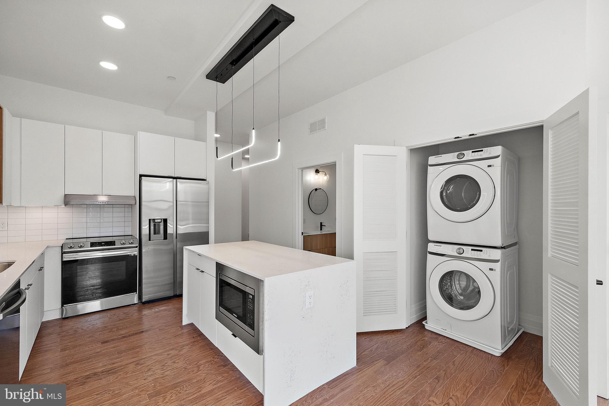 801 N Market St #203