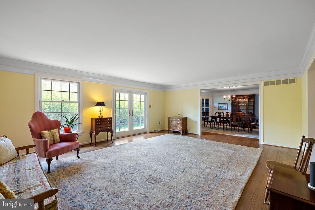 100 Montchan Dr