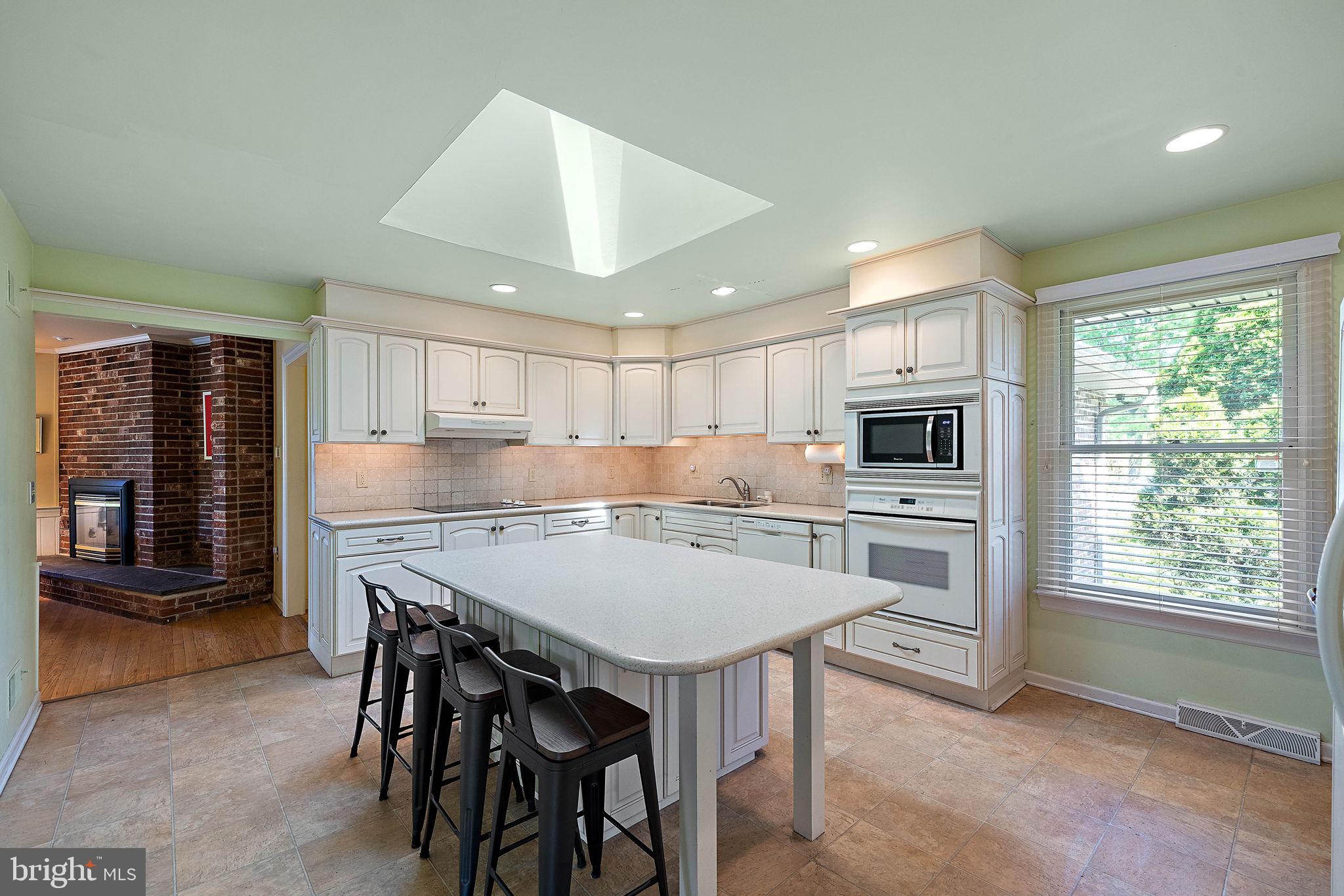 100 Montchan Dr