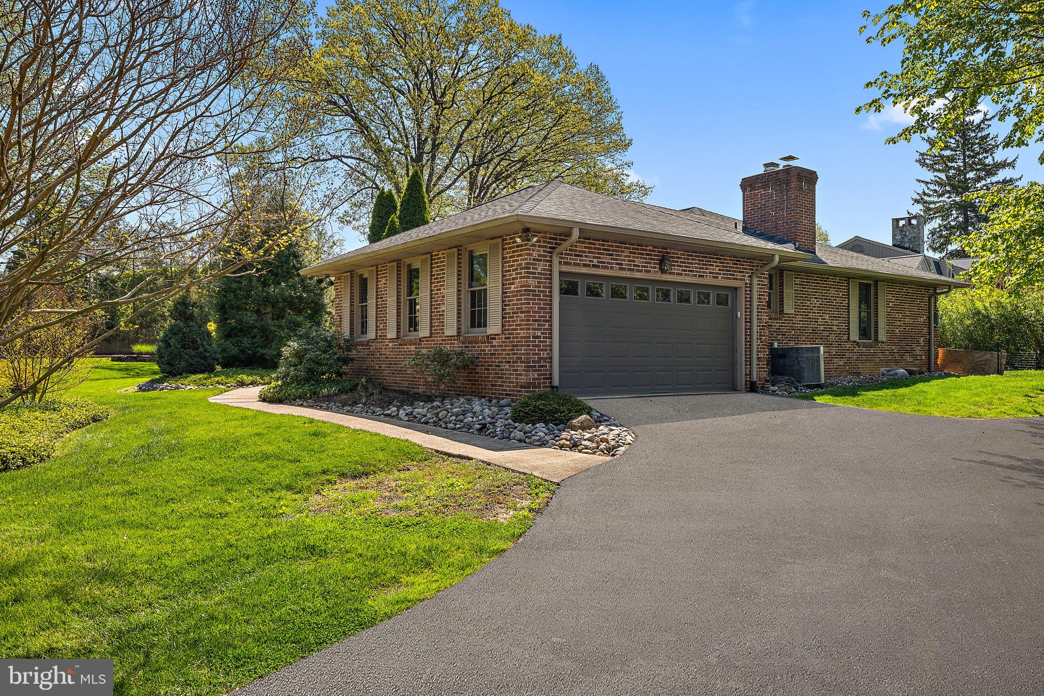 100 Montchan Dr