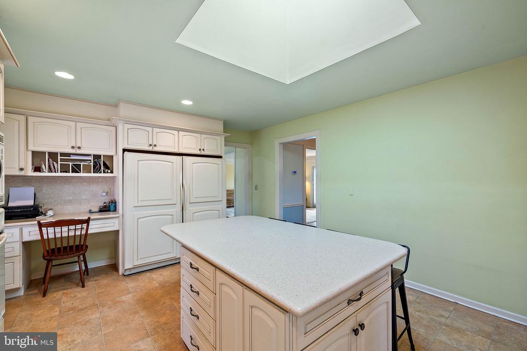100 Montchan Dr